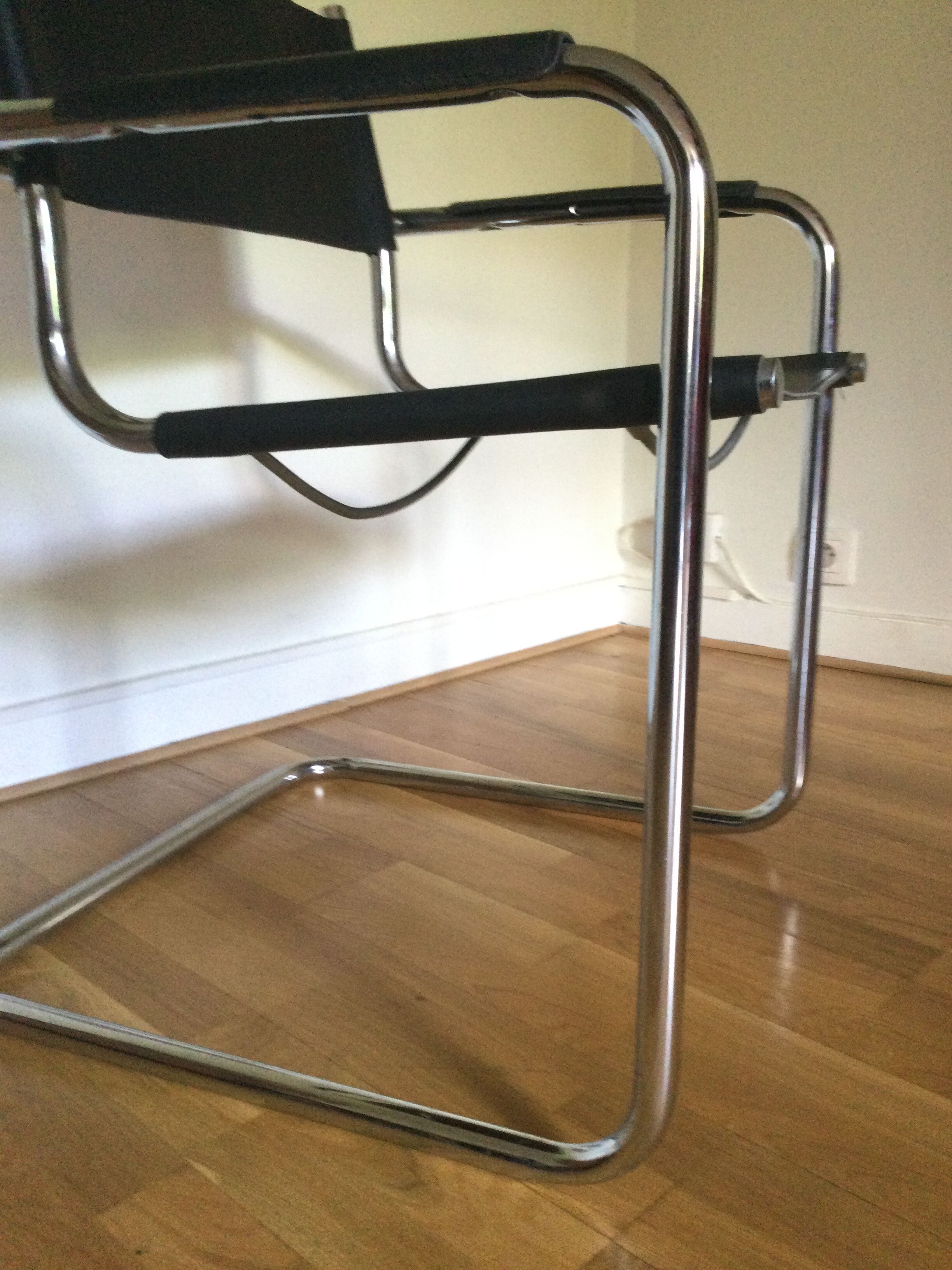 MG5 armchair by Matteo Grassi