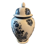 Vintage pot