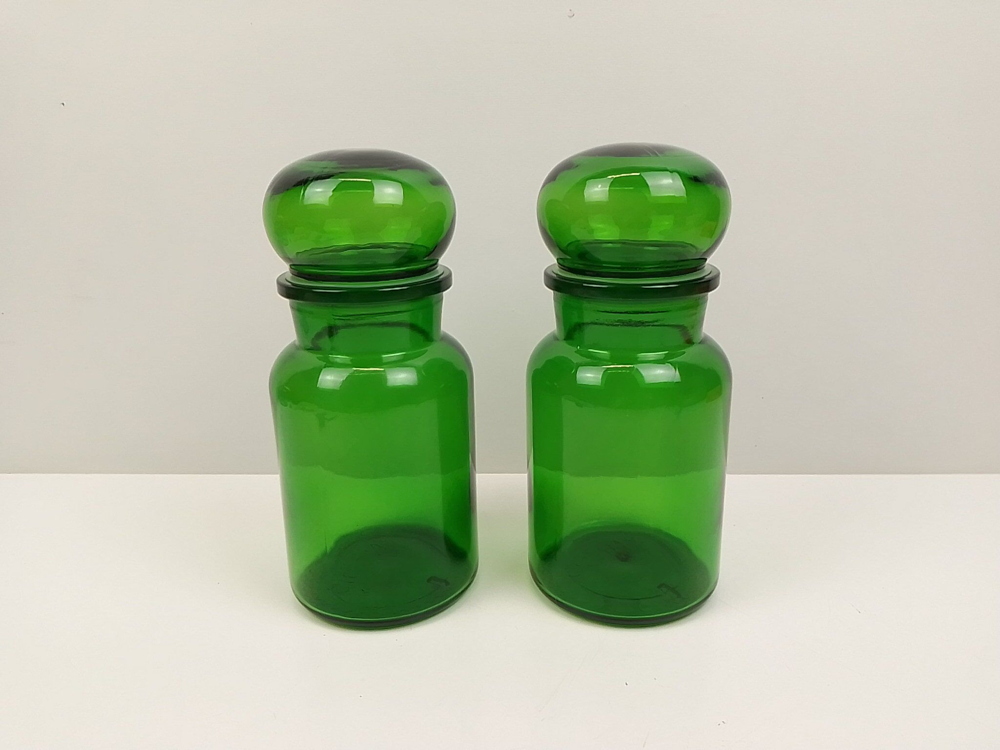 Set of 2 airtight green glass jars 22.5 cm