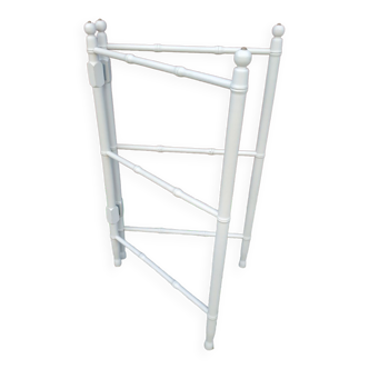Wooden towel rack