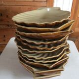 Series of 11 ramekins