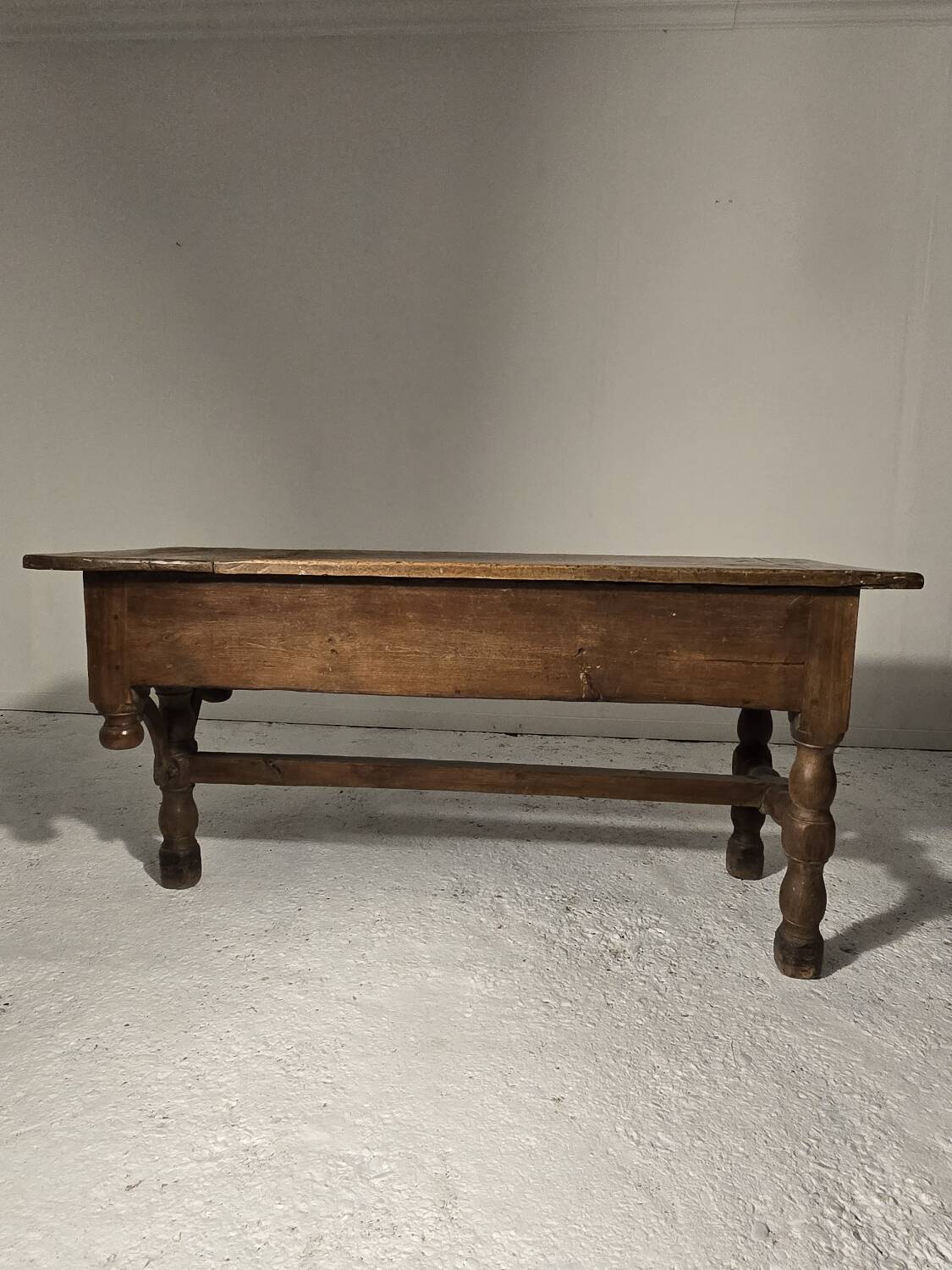 Tripod farmhouse table, 18th century.