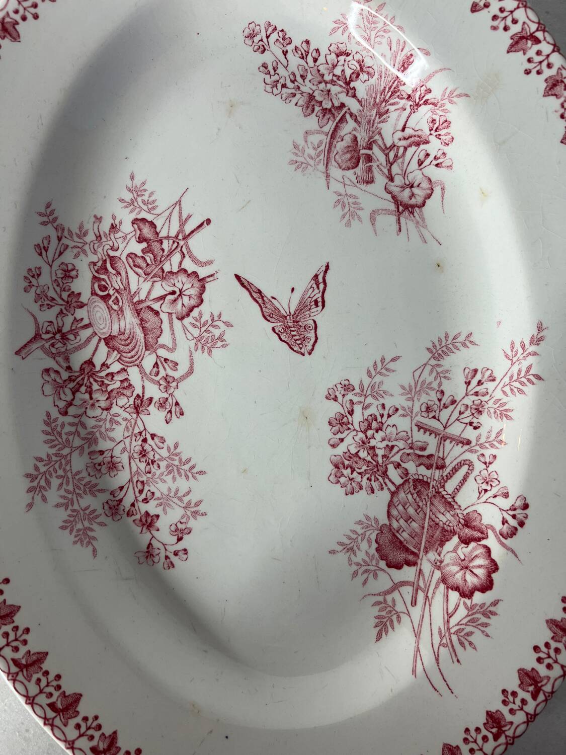 Onnaing Moisson iron earth oval presentation dish