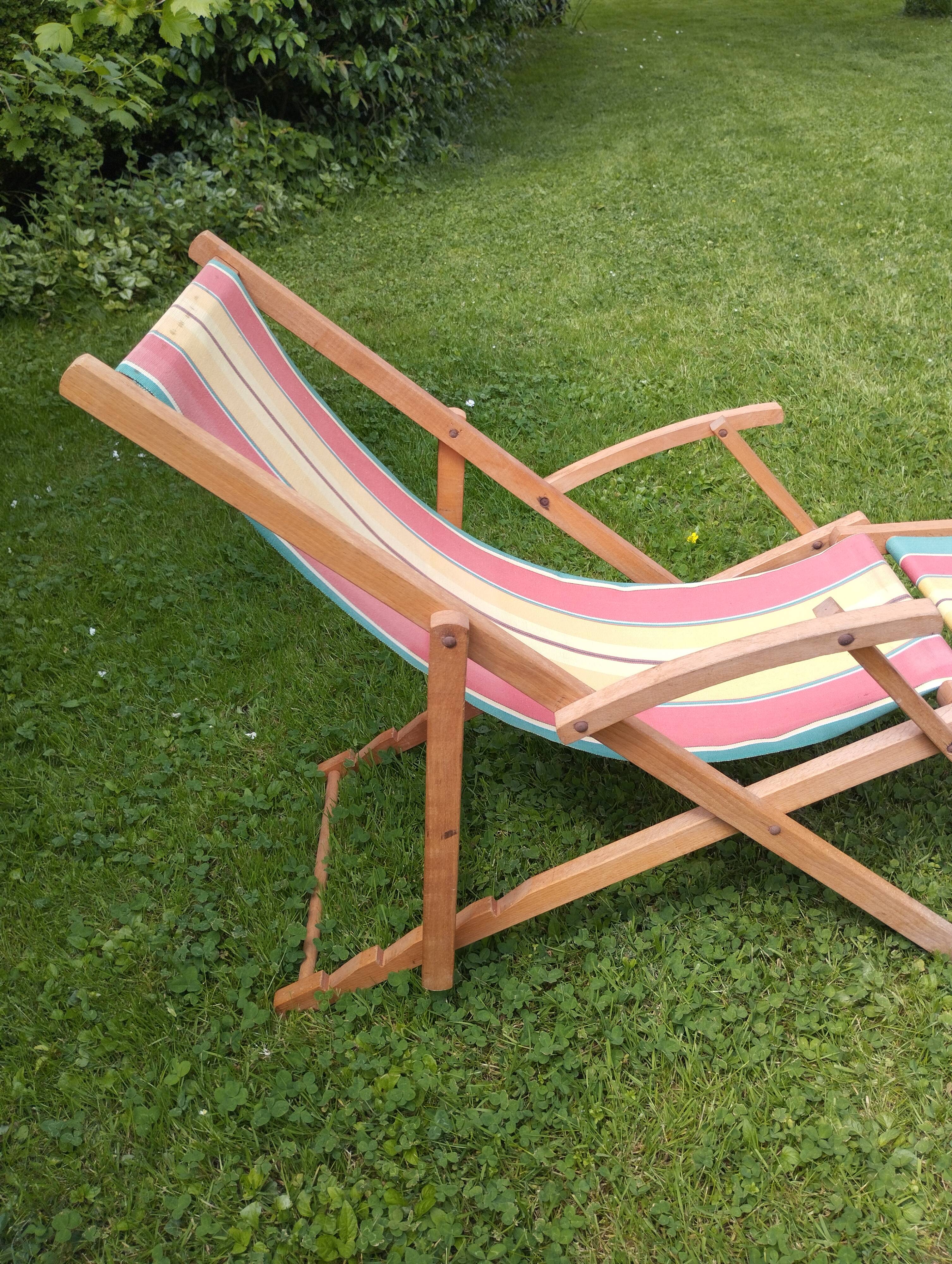 Vintage children's deckchair, sun lounger, striped canvas, 1960-1970.