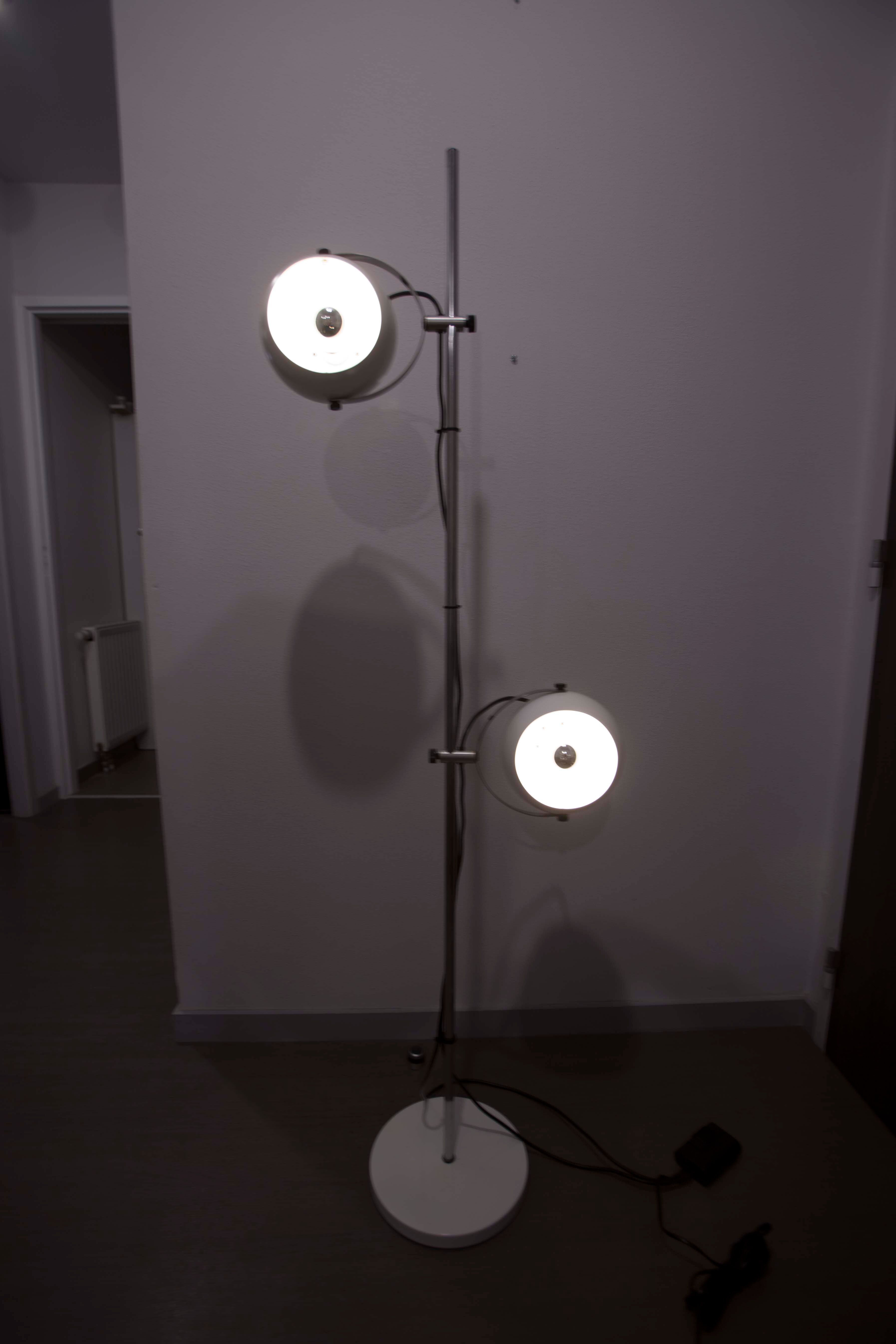 Lampadire 2 white balls restored 70s