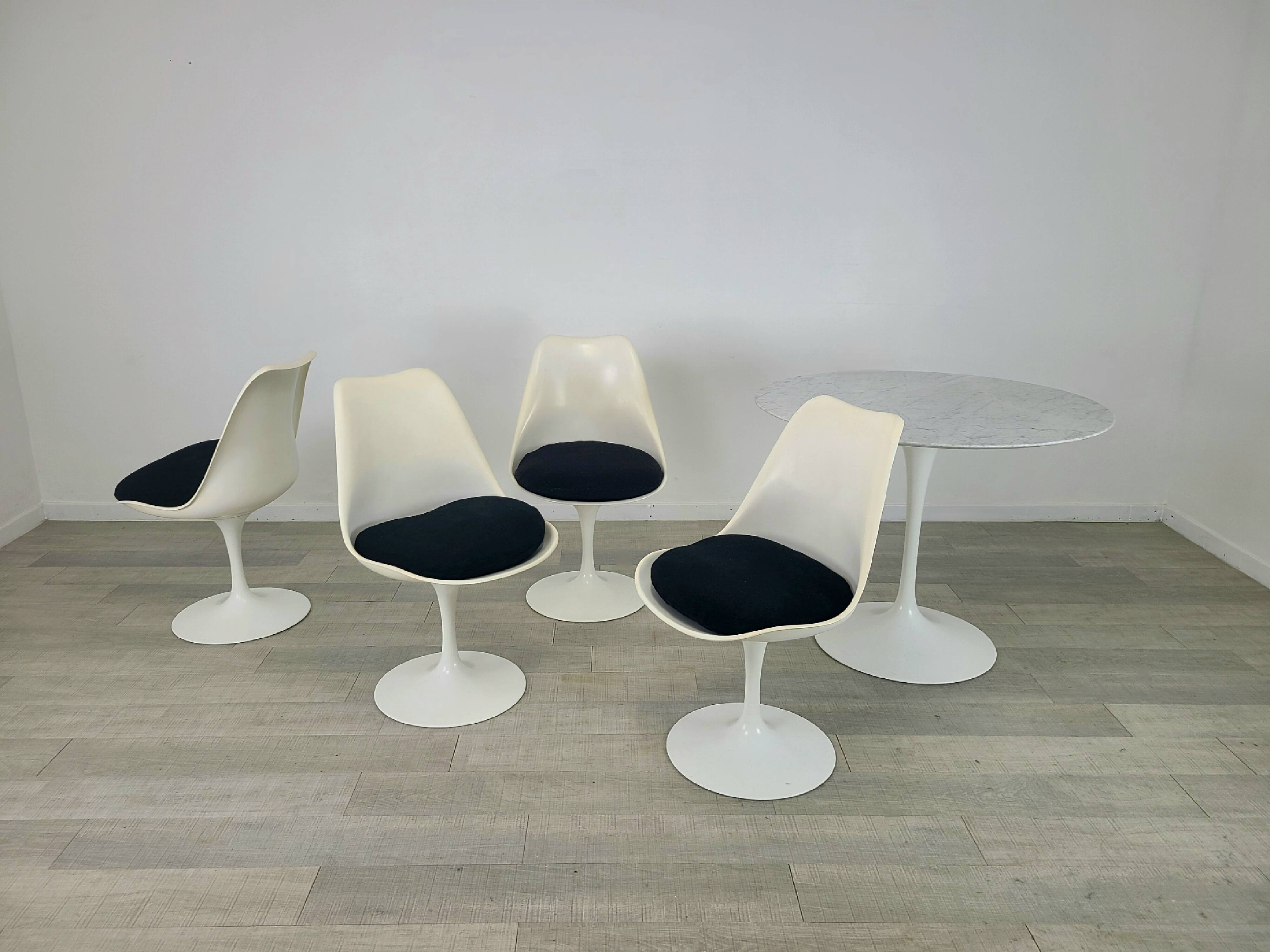 Knollinternational tulip chairs design Eero Saarinen vintage 1970