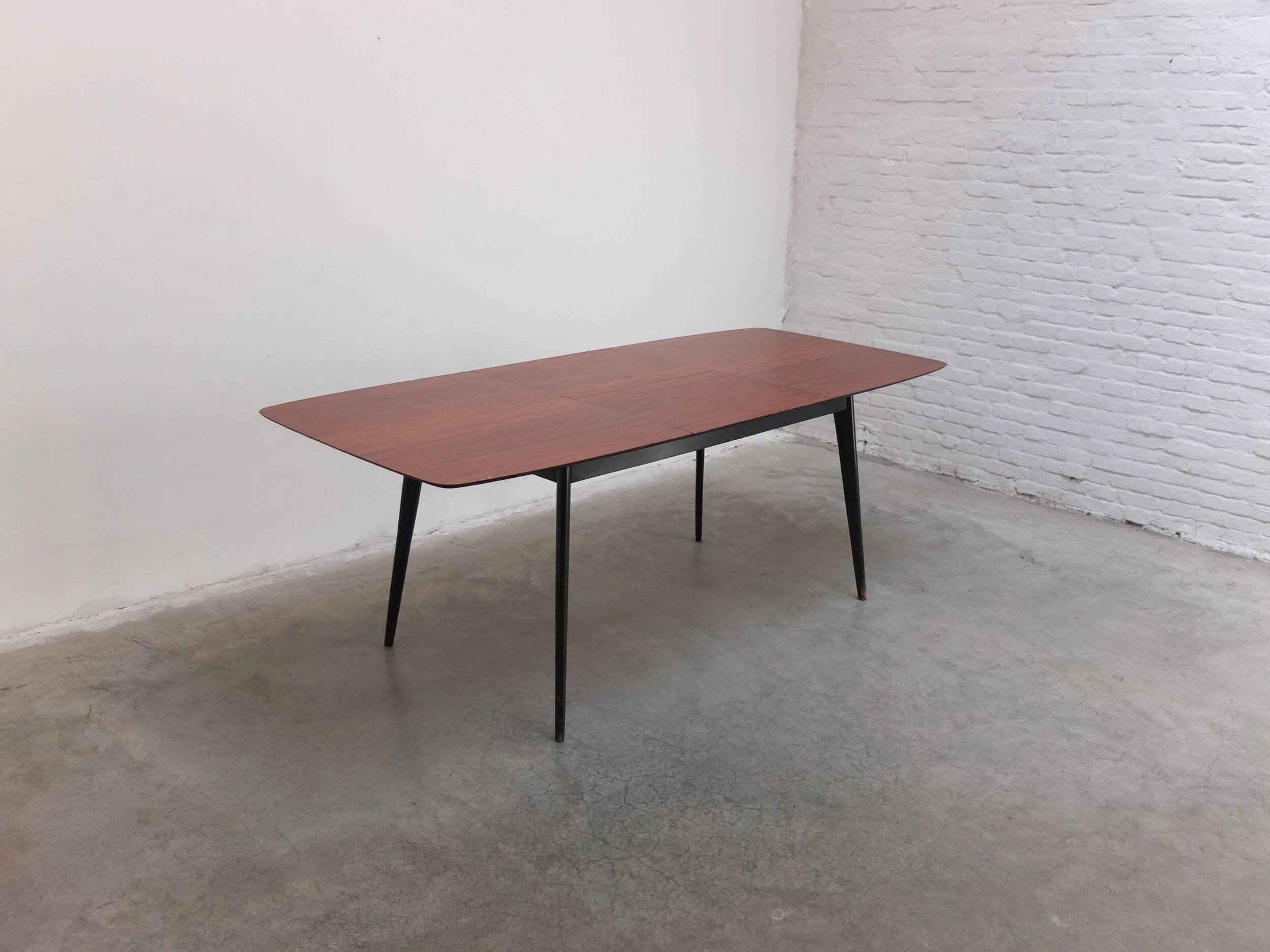Table à manger extensible par Alfred Hendrickx pour Belform, années 1950.