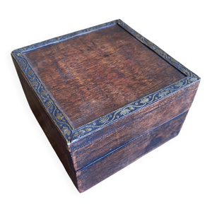 Coffret ancien en bois - feuillage