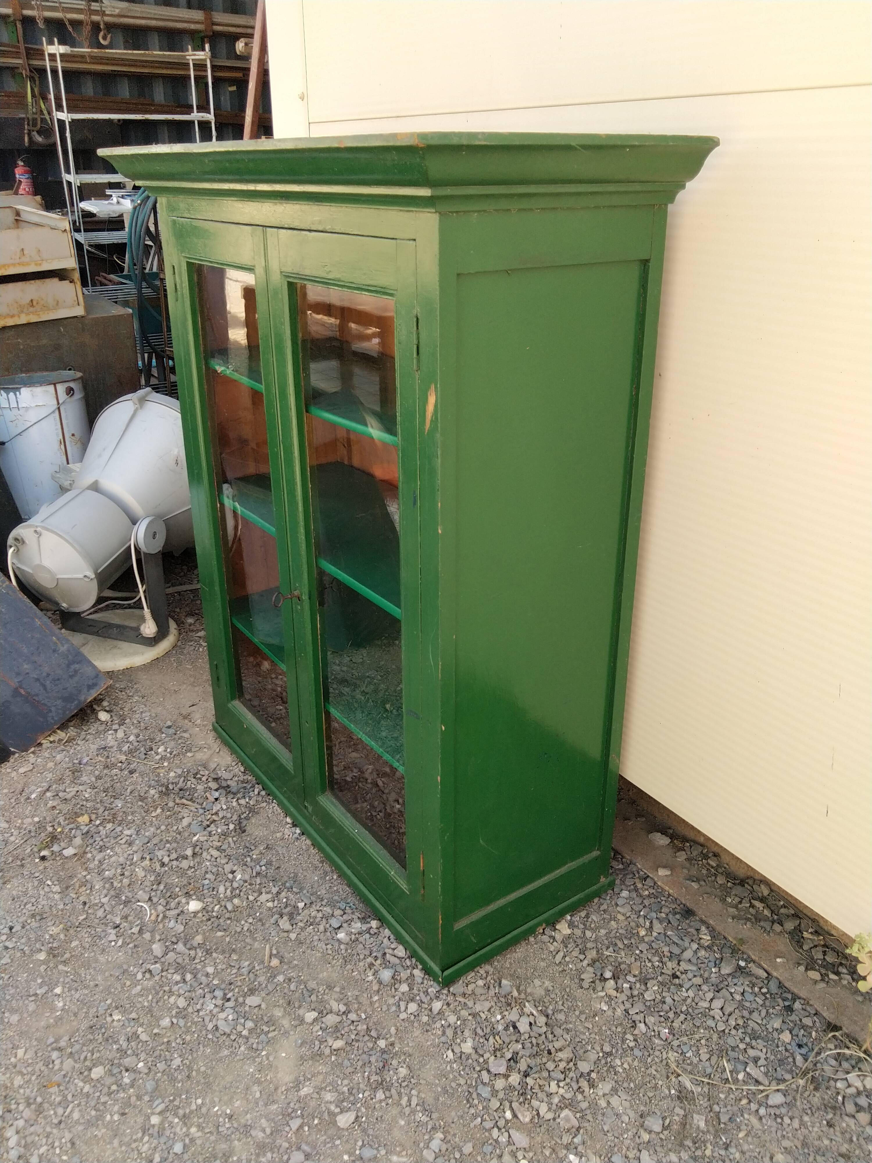 Glass cabinet