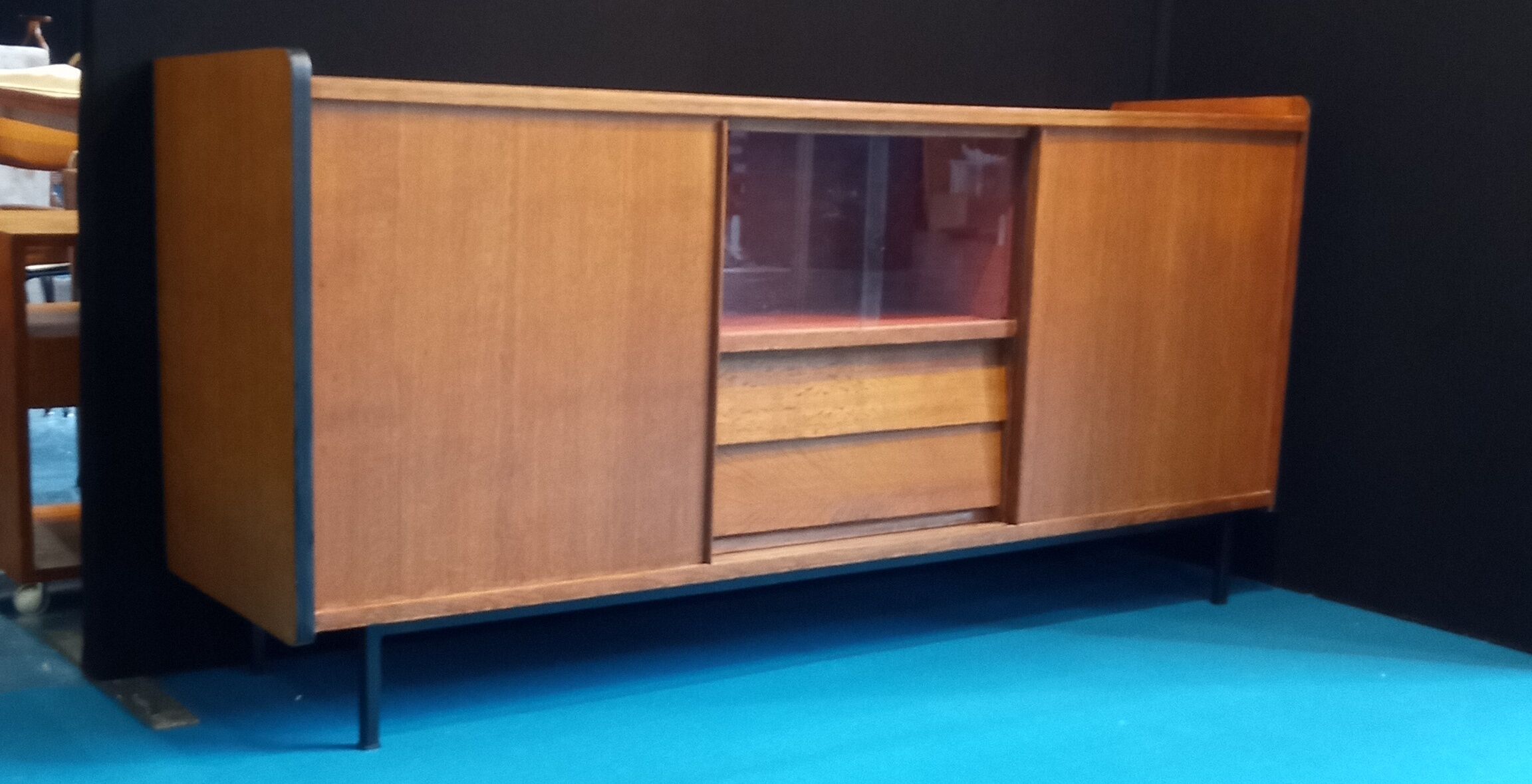 Oak-plated 1950s enfilade