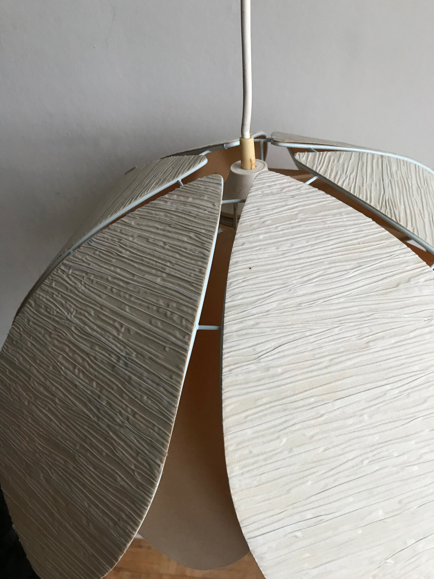 Suspension flower of the 1980s