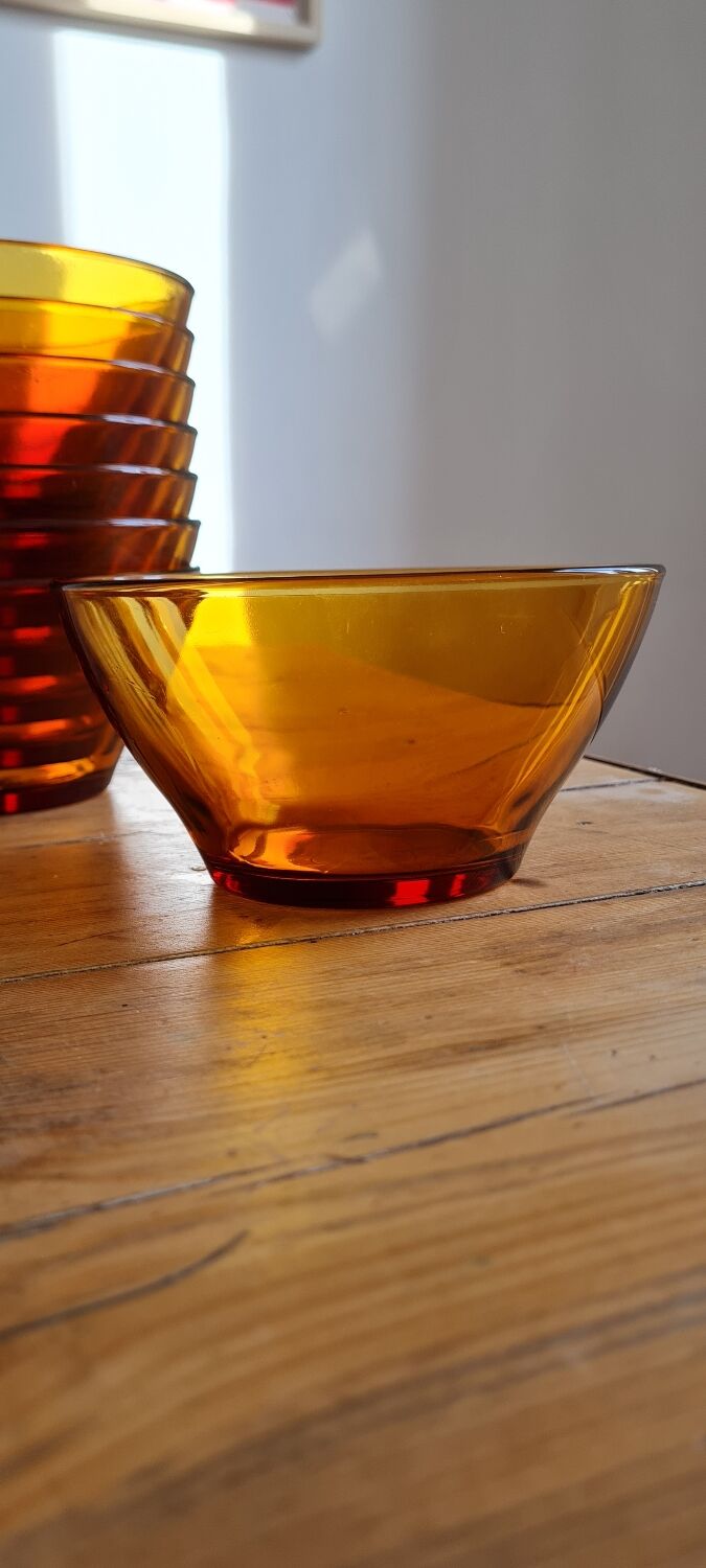 Set of 8 bowls in amber Duralex glass