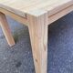 Table à manger rénovée en pin massif style scandinave brutaliste des années