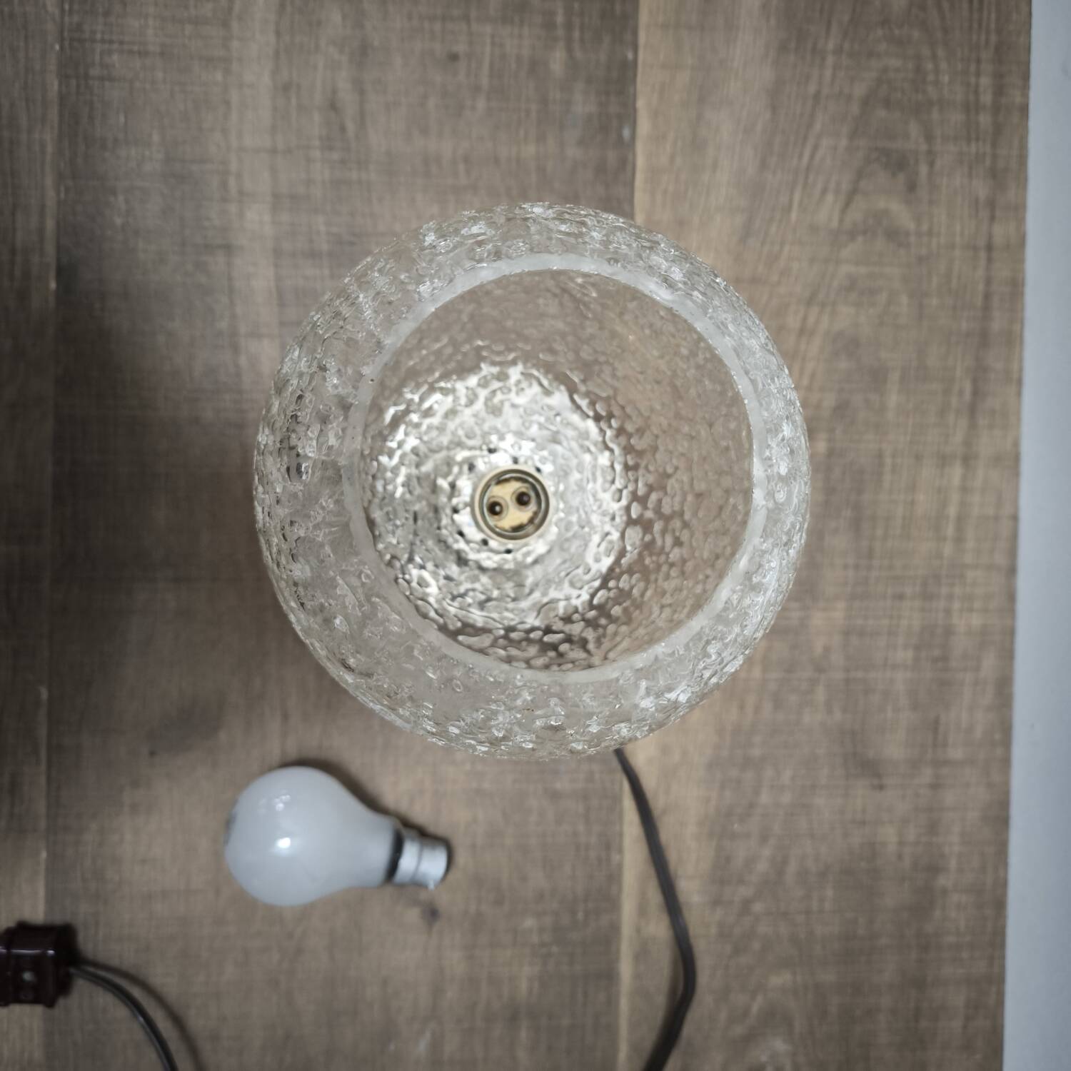 Table lamp