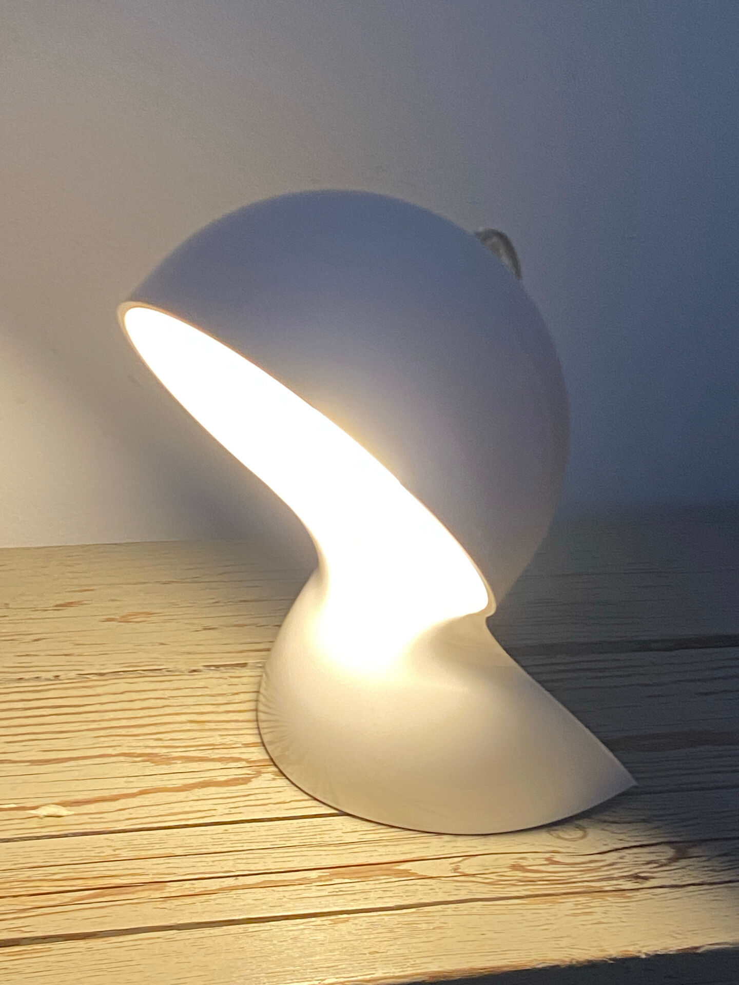 Dalu lamp by Artemide