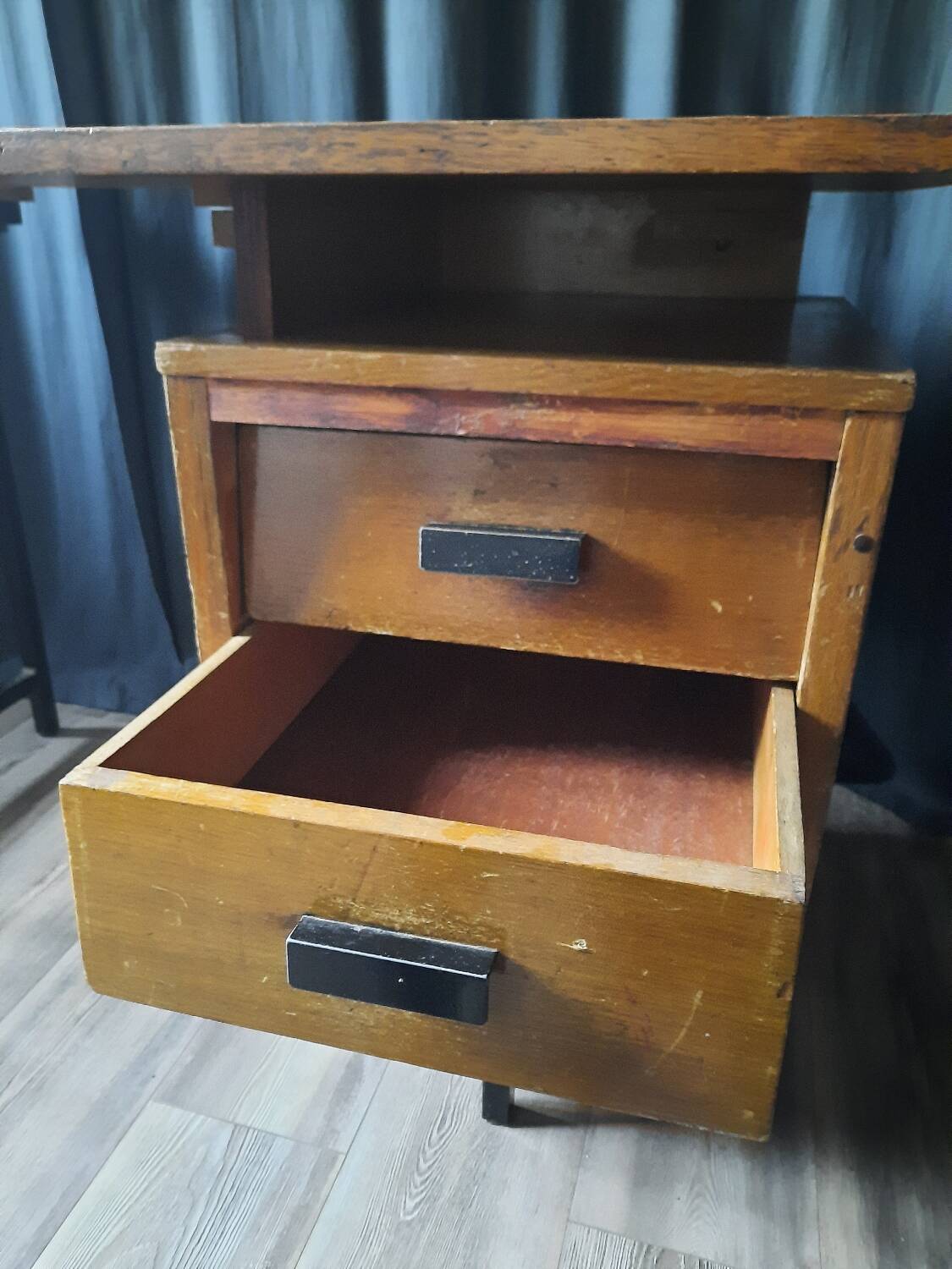 Bureau moderniste années 50