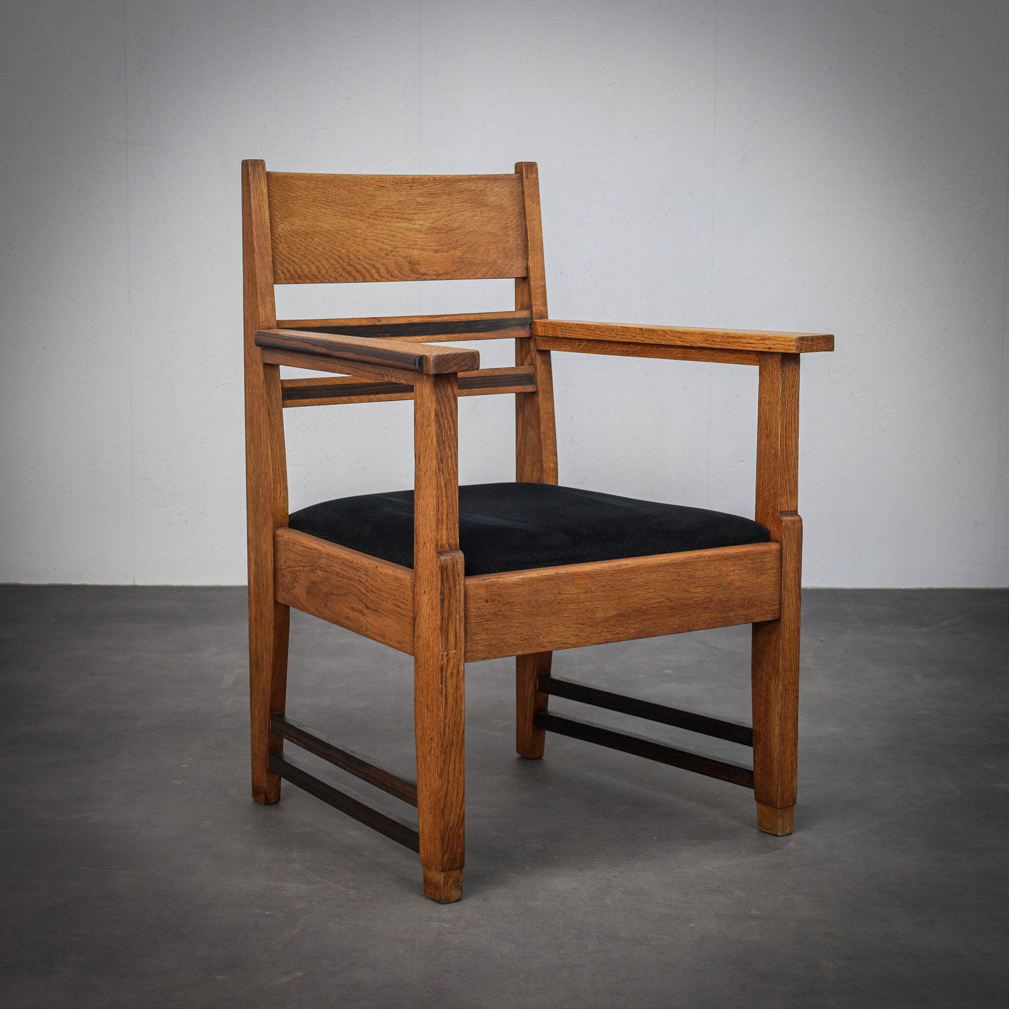 Pair of Art Deco armchairs, The Netherlands (1930s)