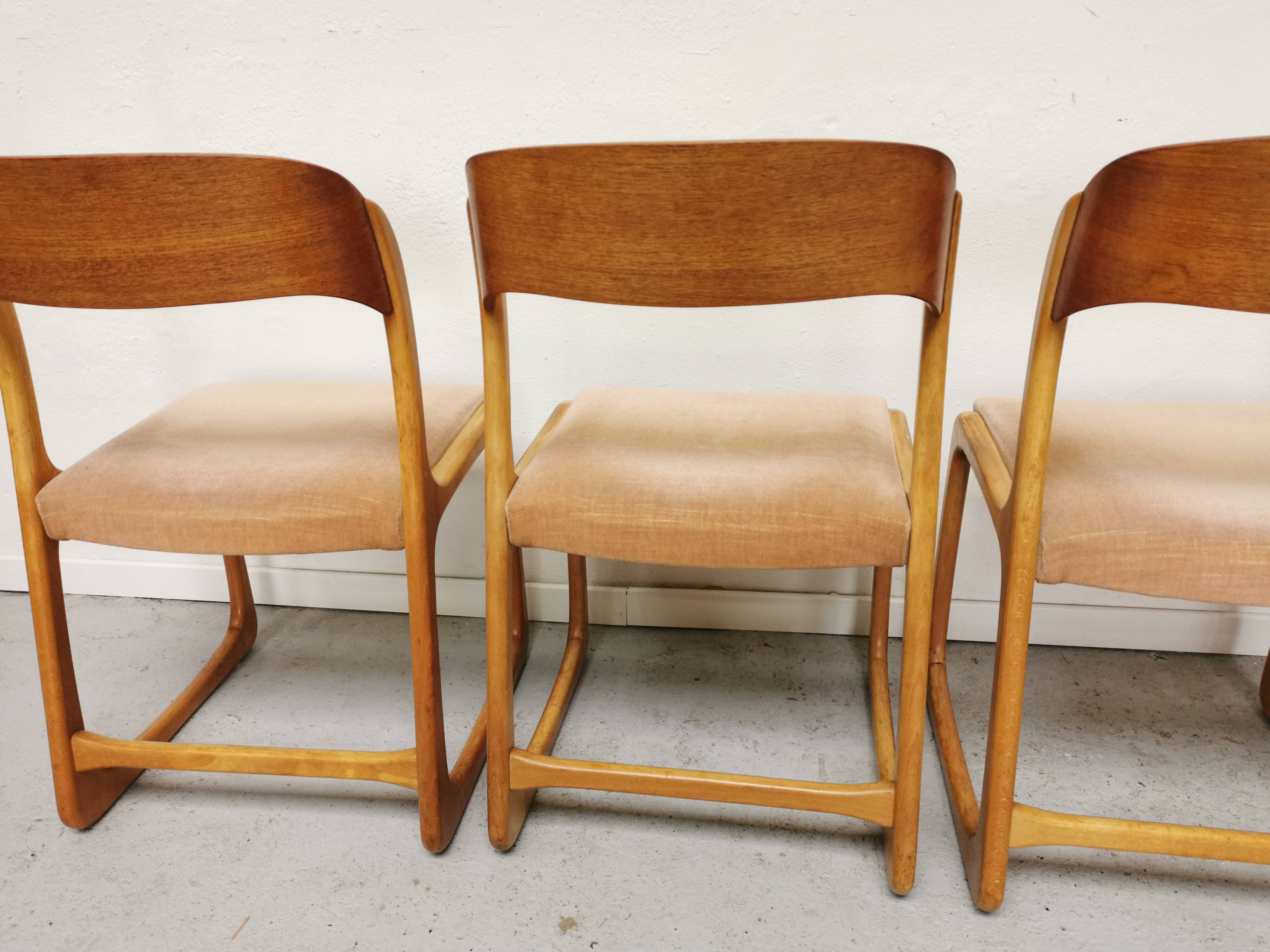 Series of 4 chairs Baumann Traineau