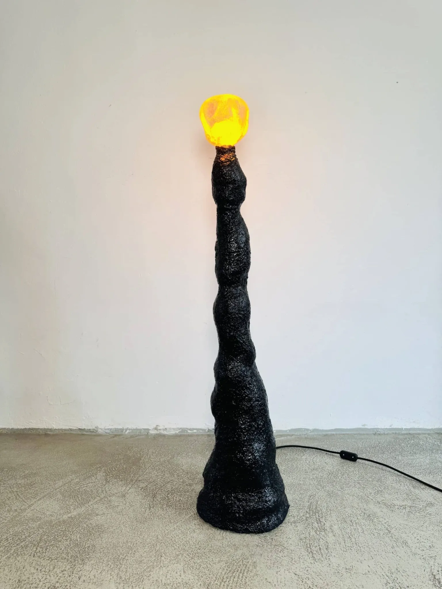 Lampe de sol Black Meteor par Jonathan Bocca pour Job Studio, Italie, 2023