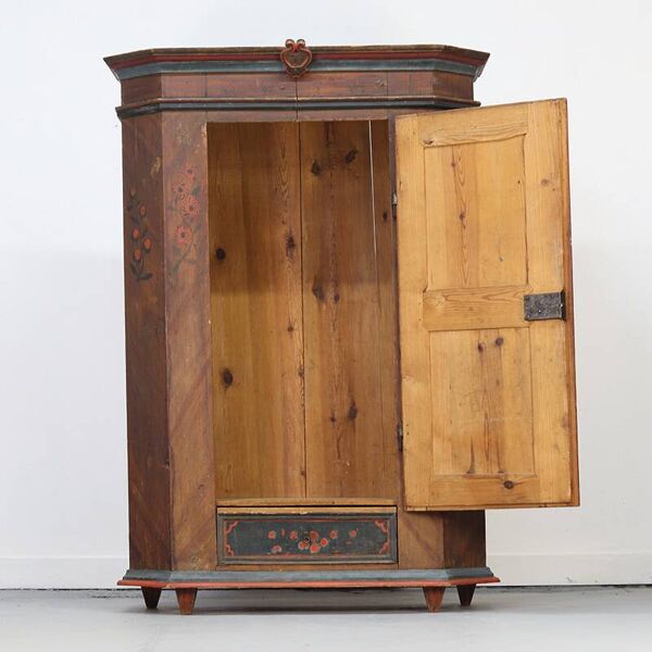 Cabinet de mariée peint en art populaire de ferme rustique daté de 1818