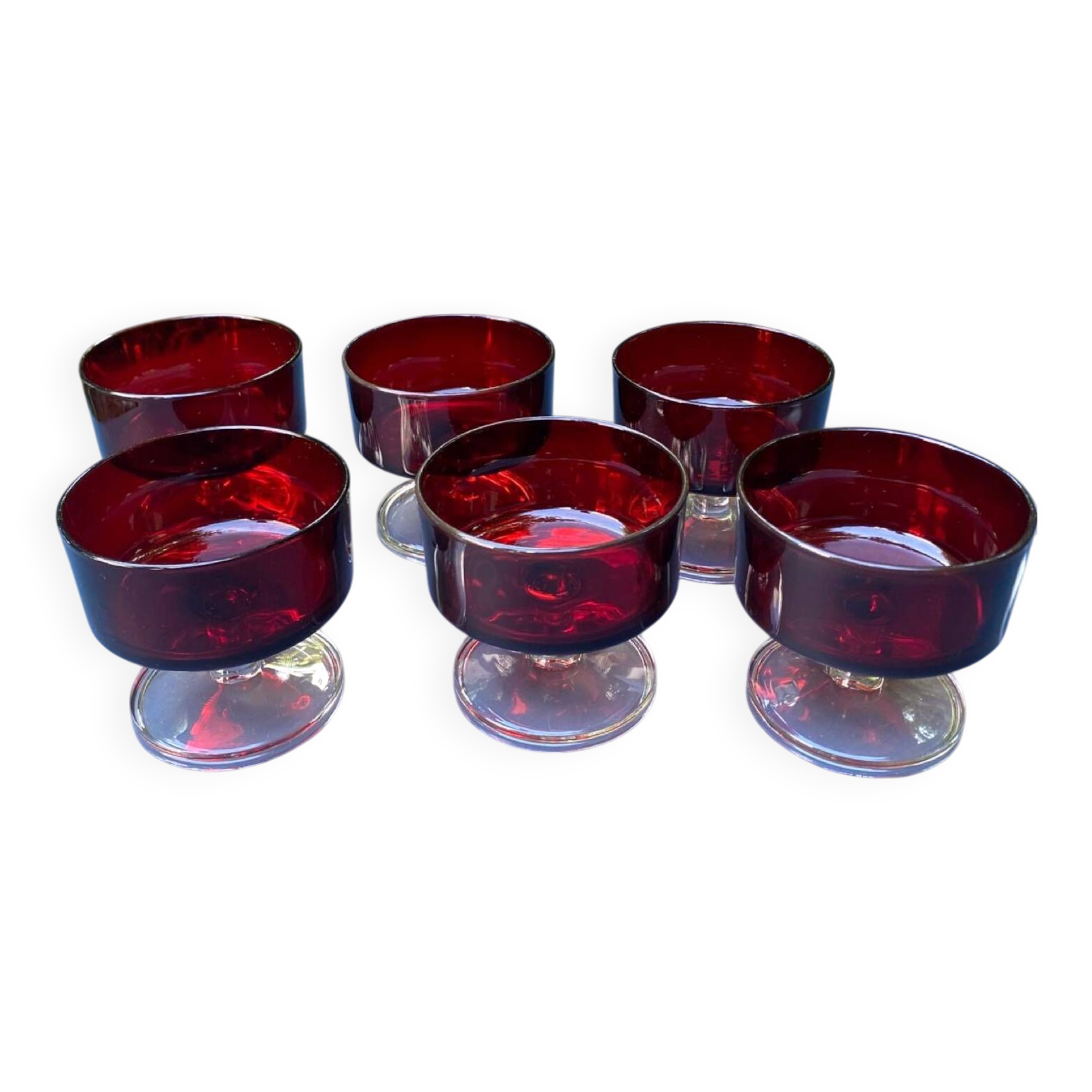 Set of 6 ruby red glass dessert bowls on a pedestal – France – Wine
