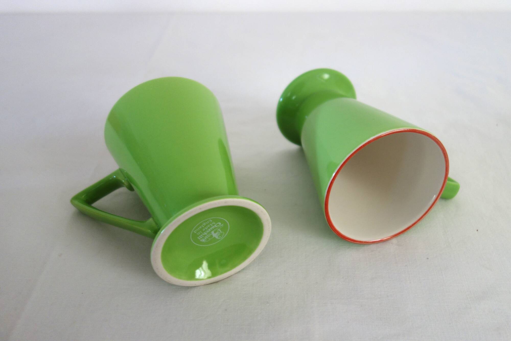 6 mugs en céramique colorée, Churchill England