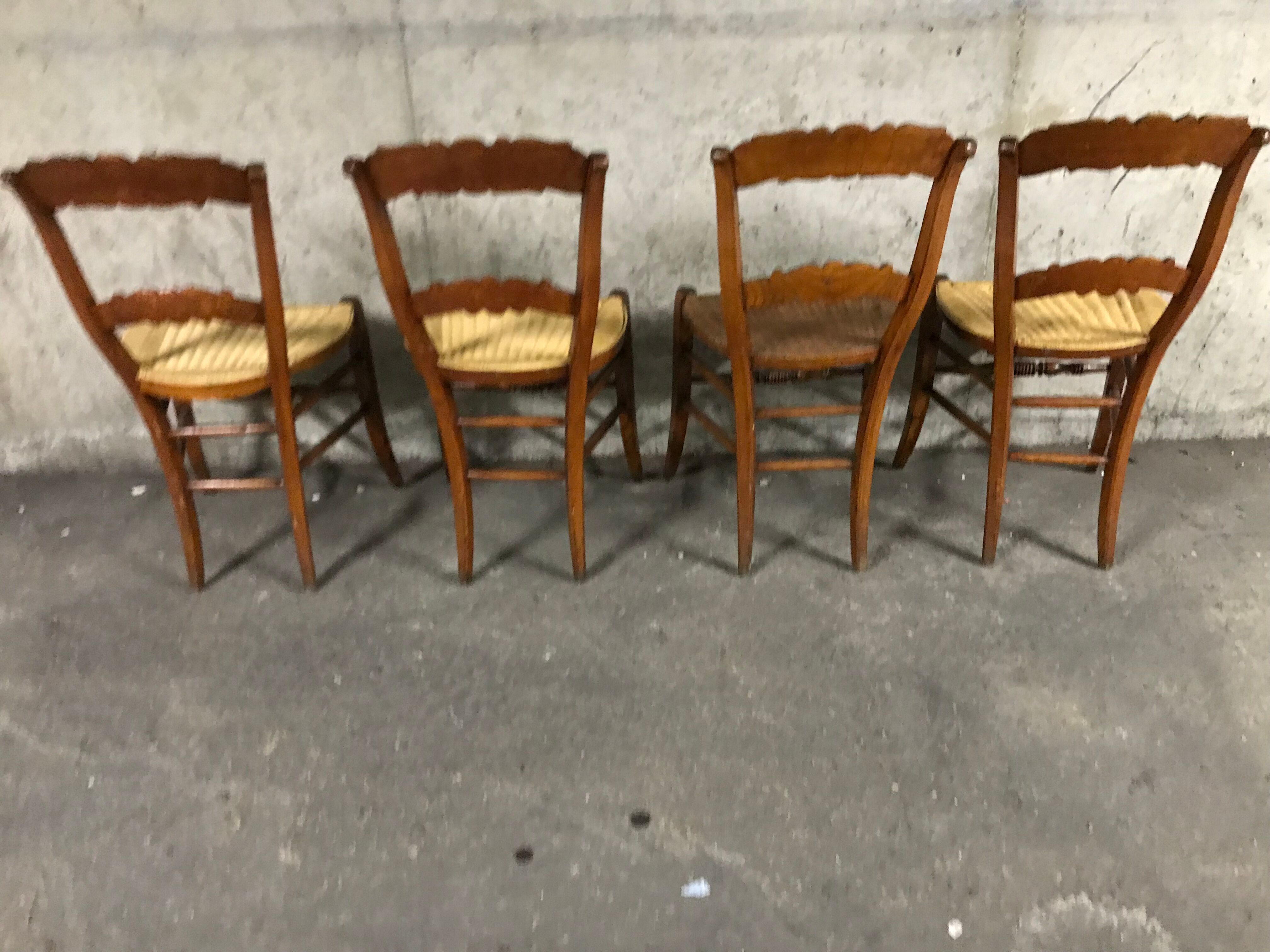 4 old straw chairs / rope