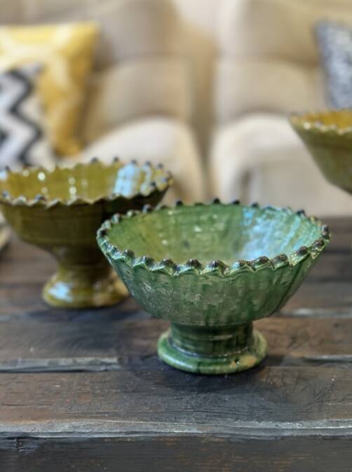 Serrated cup on tamegroute stand - green