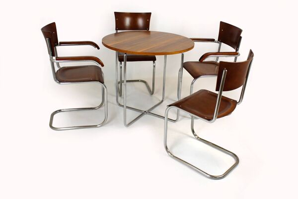 Table ronde et quatre chaises Bauhaus en acier tubulaire restaurées par M. Stam, années 1930