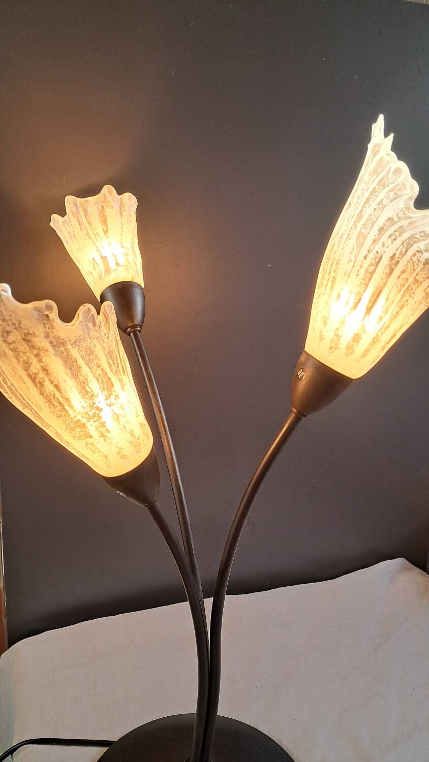 Triple flower lamp in metal and glass