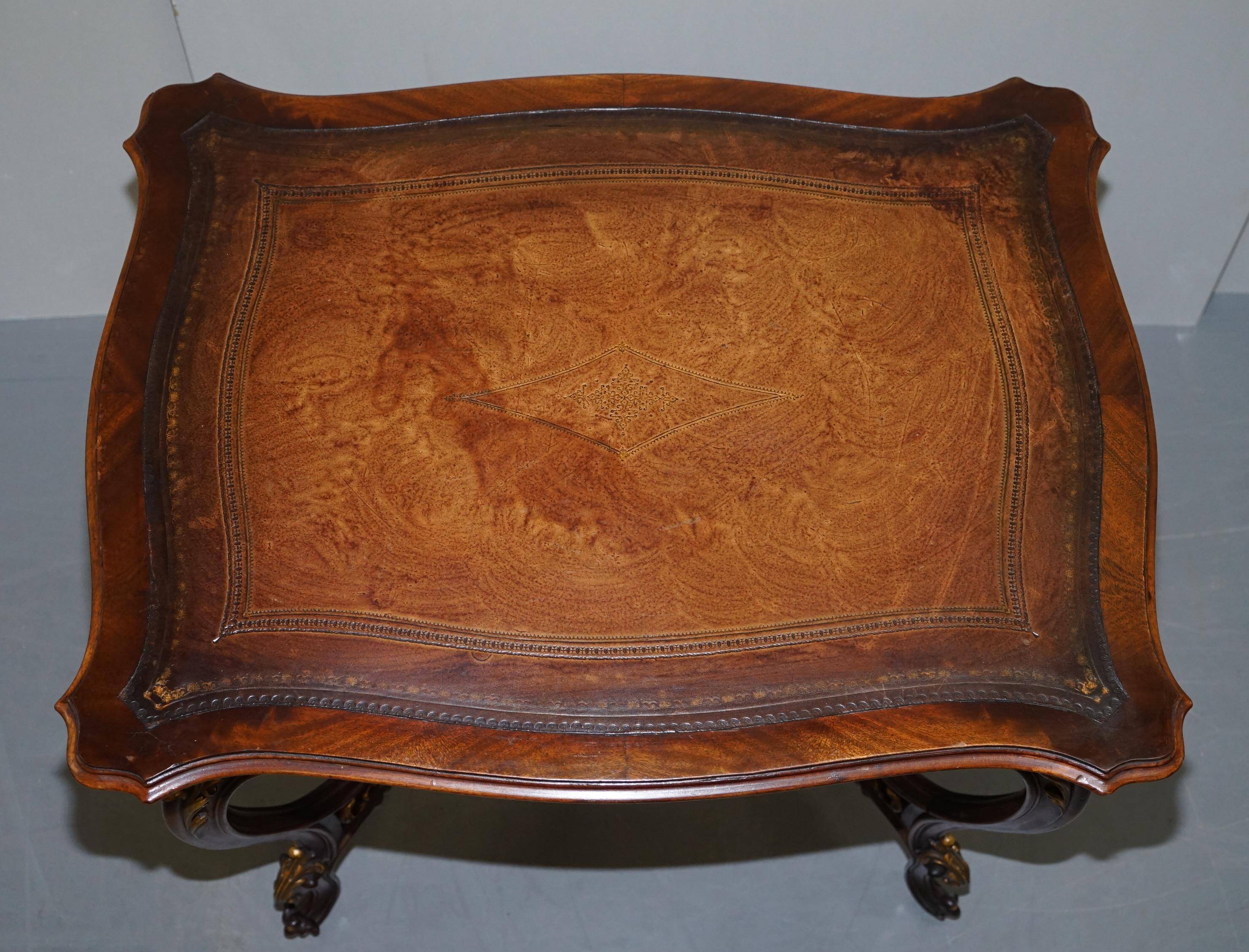 Pine desk with leather and gilding, late Victorian period around 1900.