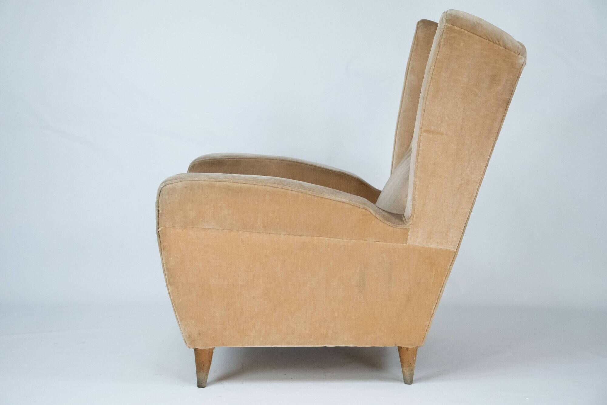 Mid-Century attributed Melchiorre Bega single Armchair in velvet. Italy 195