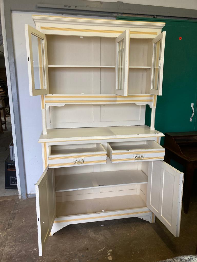 Vintage Parisian sideboard 2 body