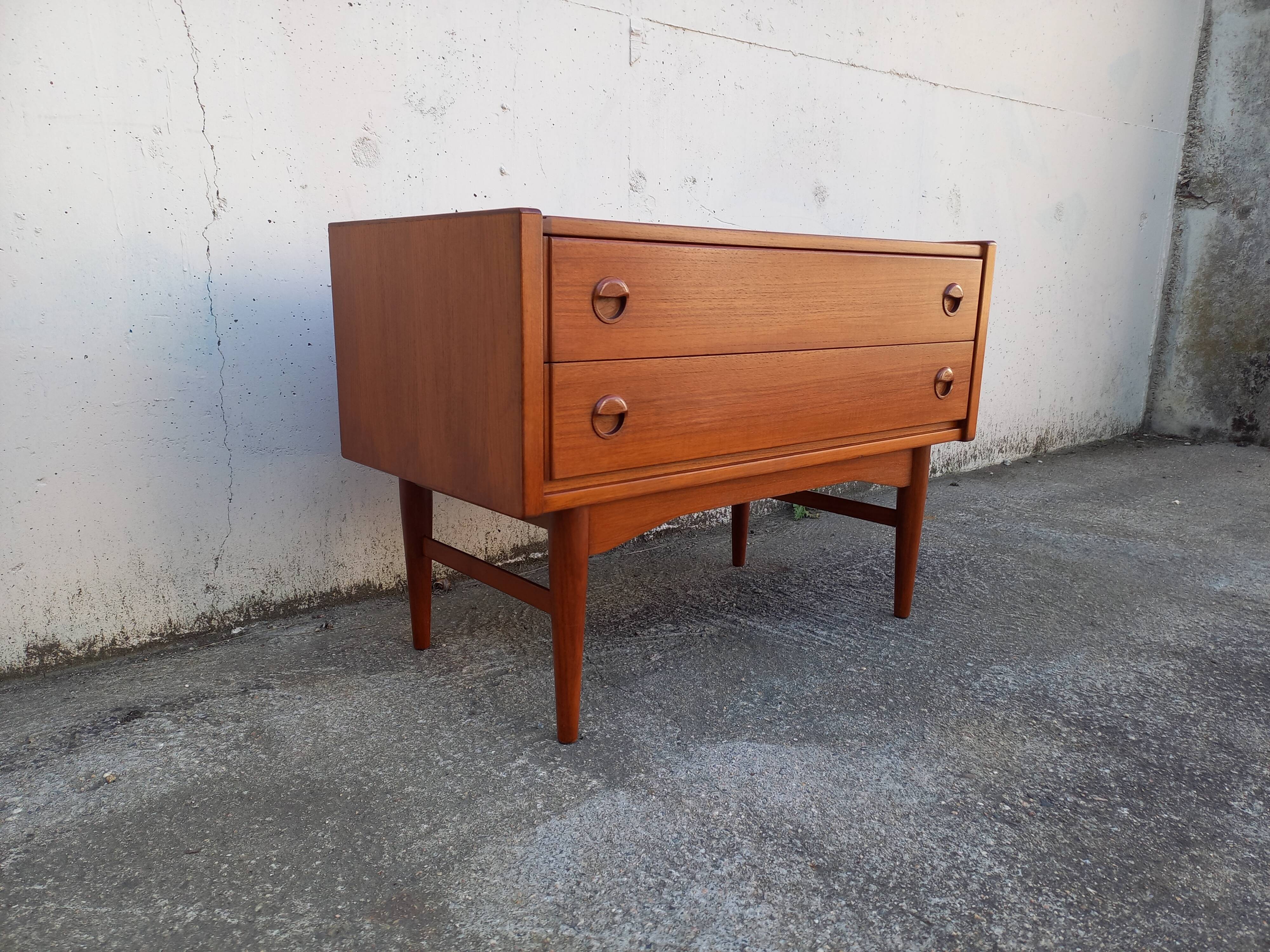 Scandinavian chest of drawers