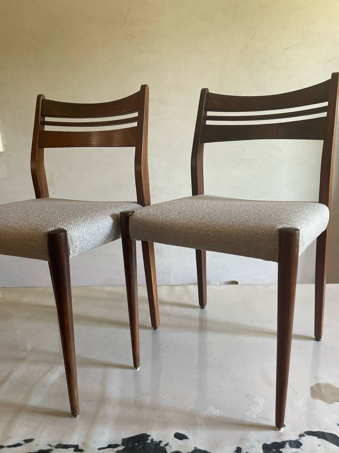 Paire de chaises scandinaves