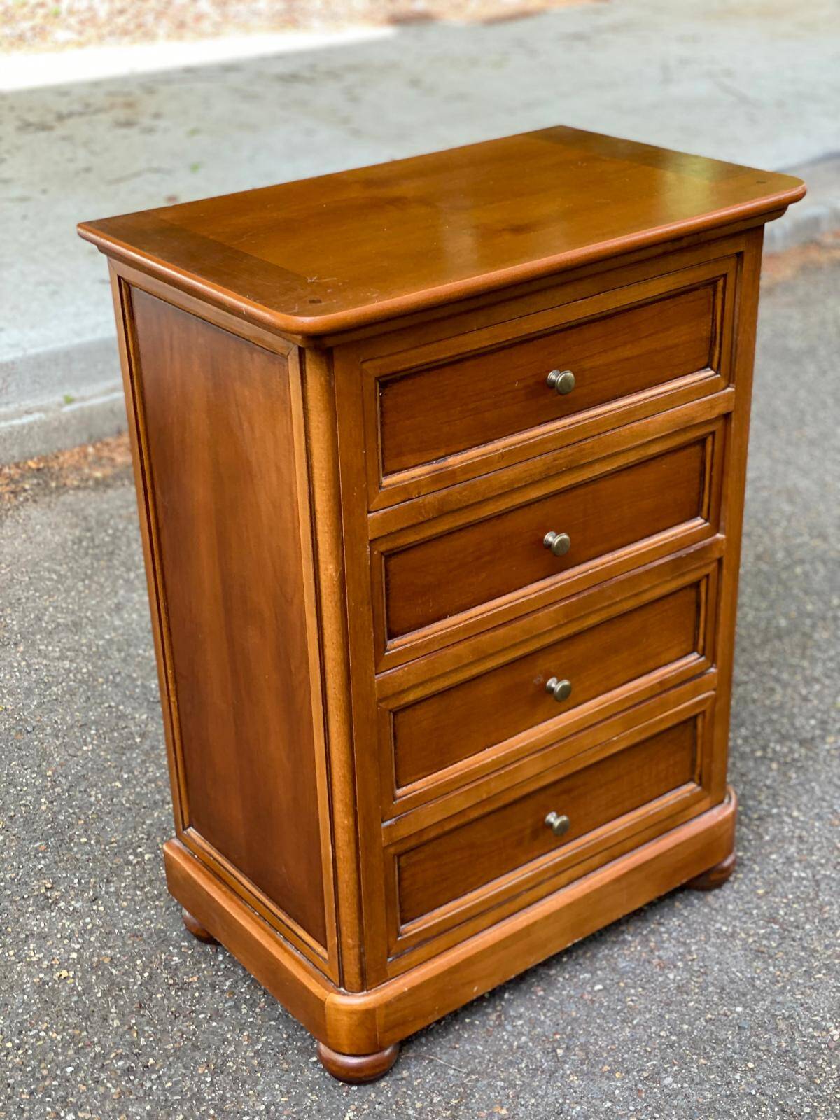 Commode louis philippe en bois massif avec 4 tiroirs