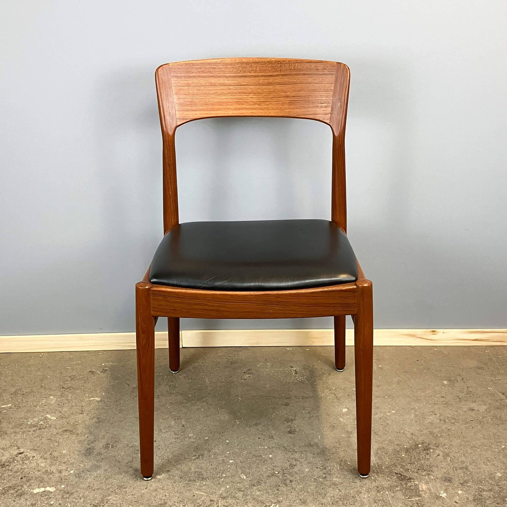 Set of 6 dining chairs by Henning Kjaernulf for Korup Stolefabrik, teak and leather, 1960s.