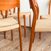 Lot de 8 chaises de salle à manger modèle 71 en teck par Niels O. Møller