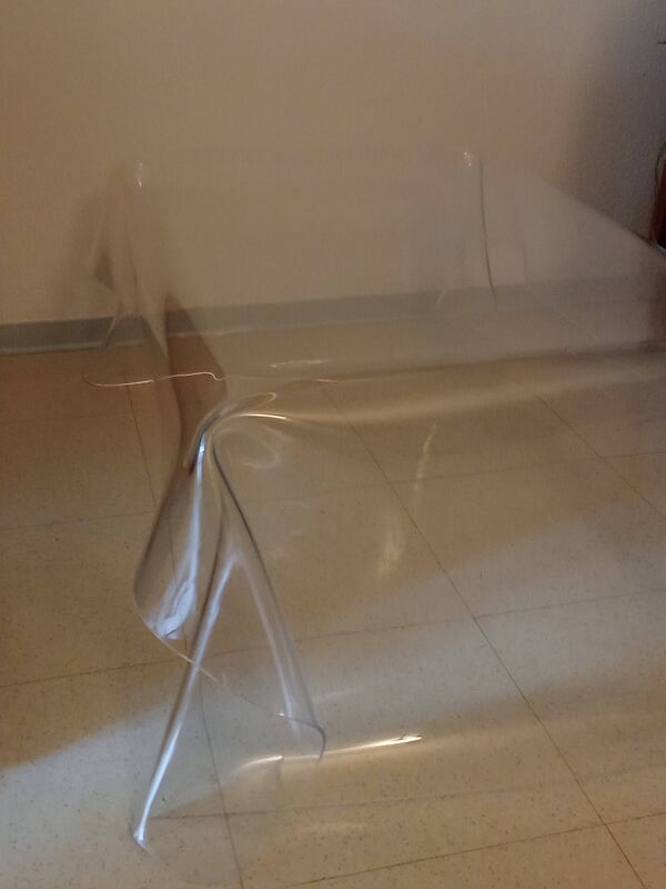 Table basse plexiglass