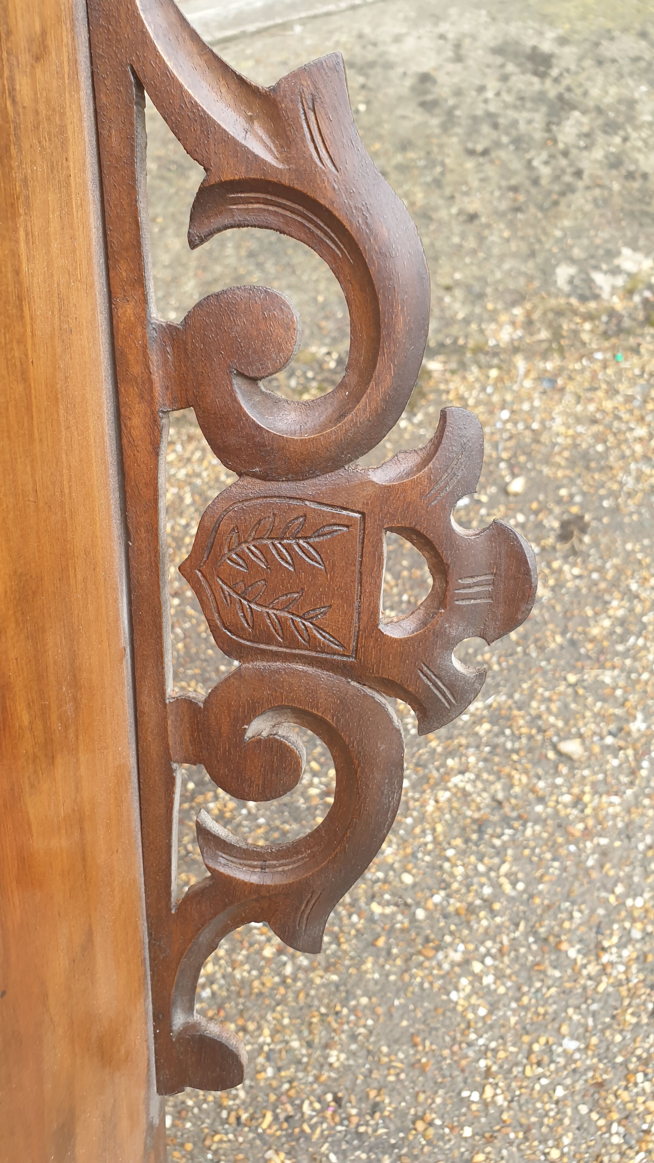 Wall shelf Napoleon III solid walnut