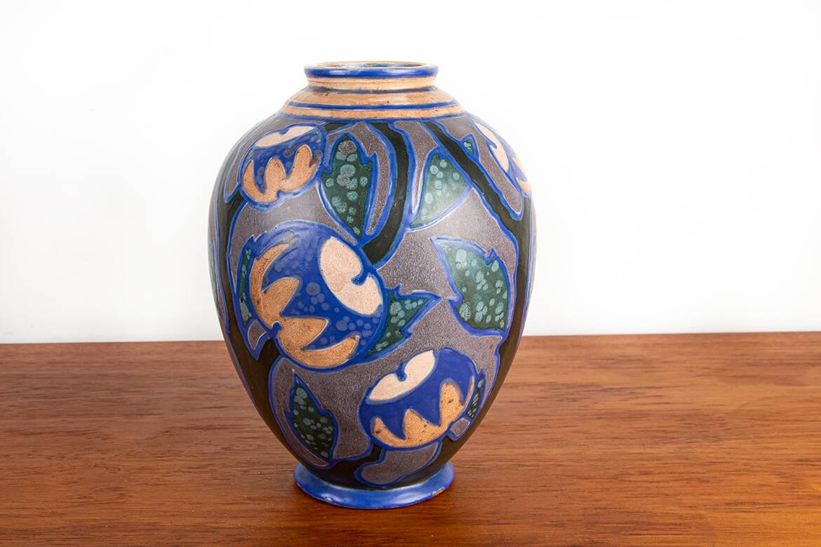 Magnificent Art Nouveau vase with multicolored floral motifs Revernay 1910.
