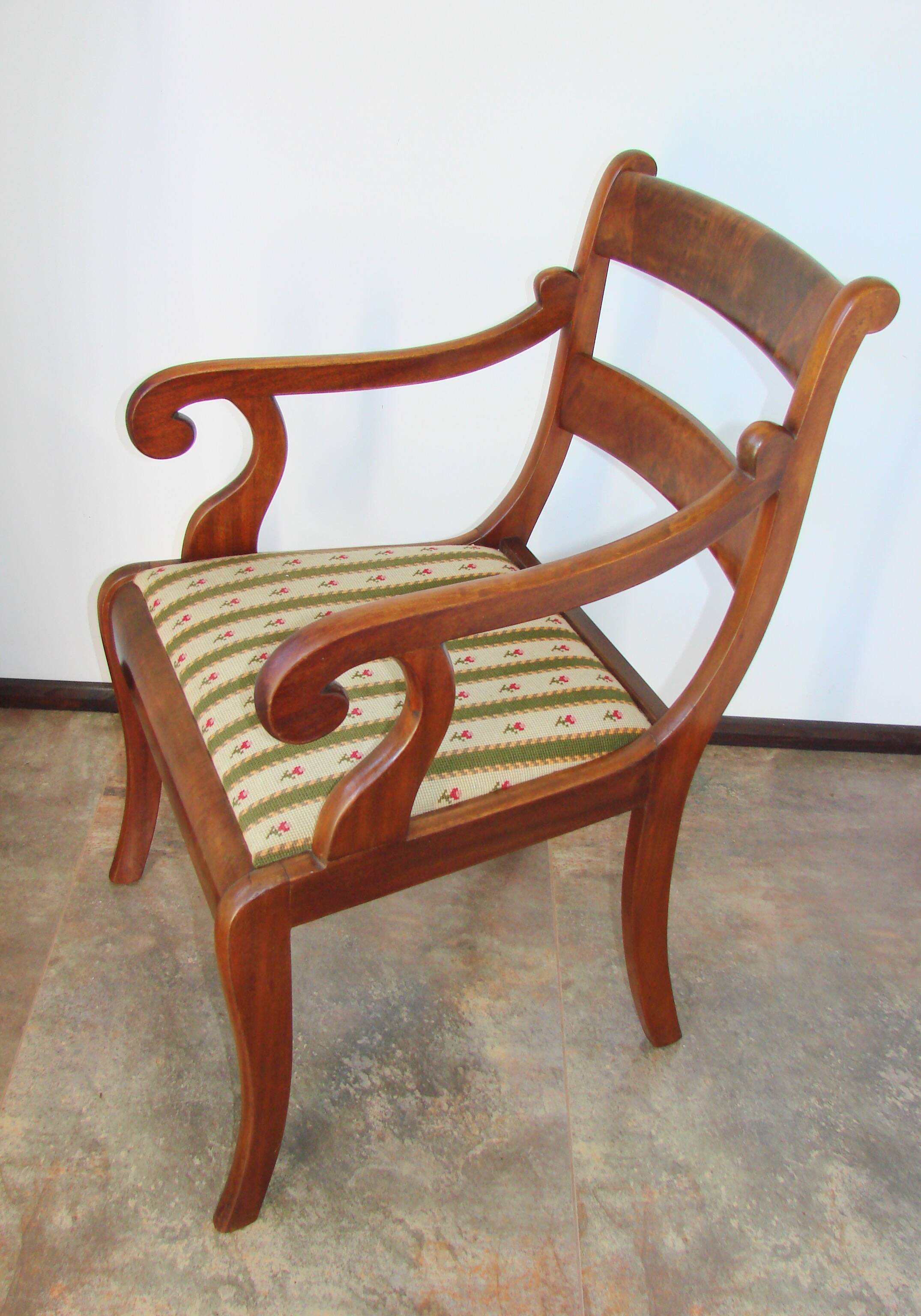 Antique mahogany armchair in the Edwardian / Sheraton Revival style, 19th/2