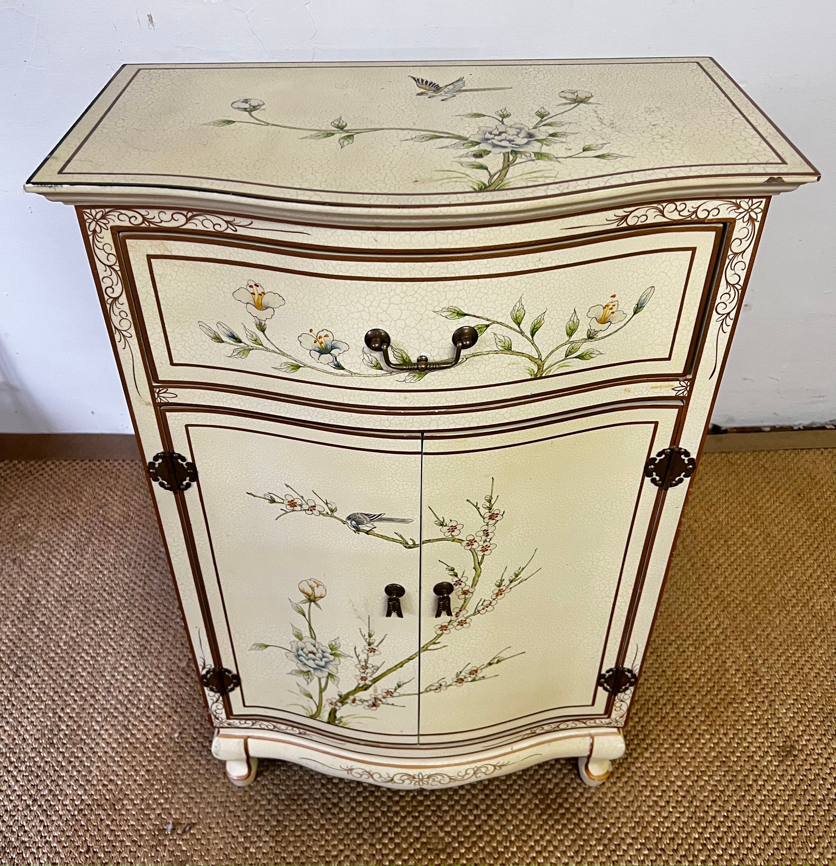 Meuble d'appui Italien décor floral japonisant