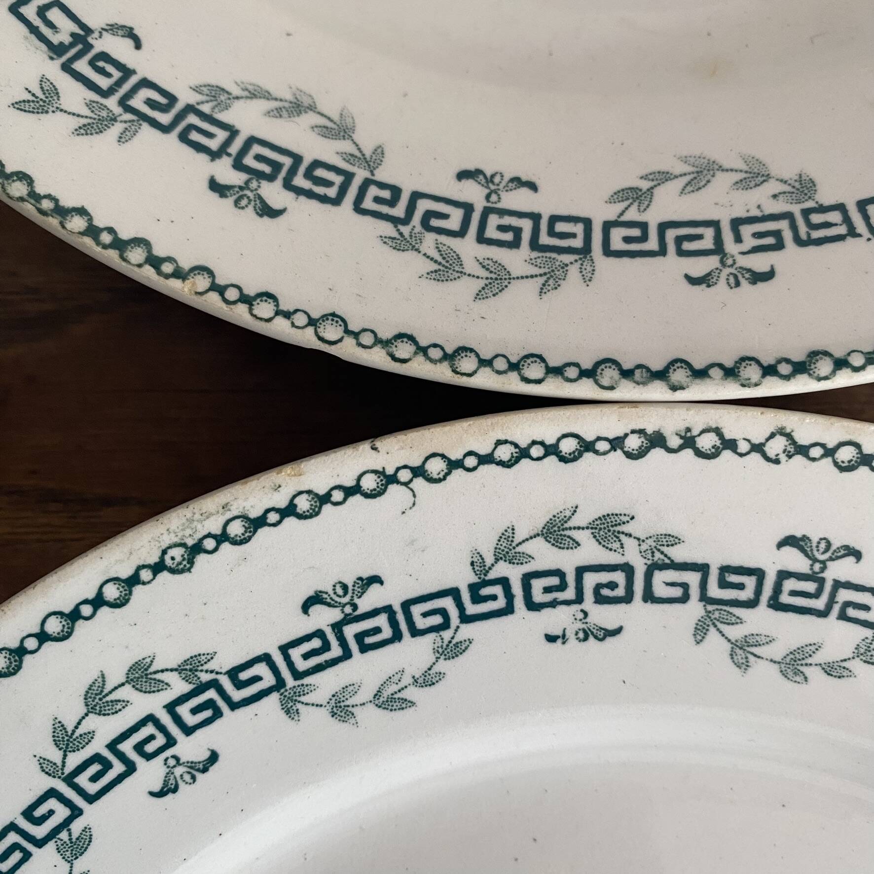 Flat plates in ironstone Gien model Austerlitz