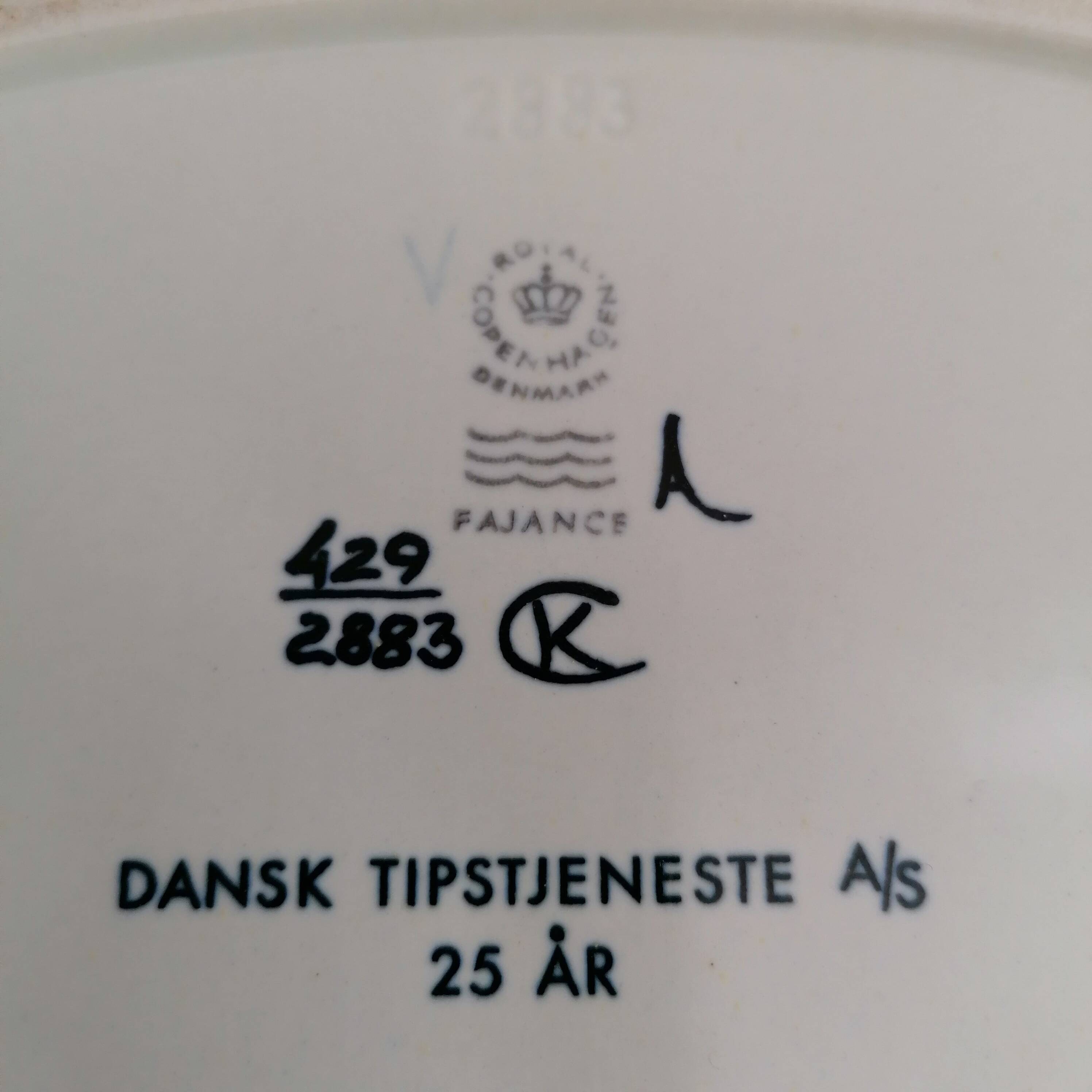 Earthenware trinket dish from the Ternera series by Kari Christensen for Royal Copenhagen