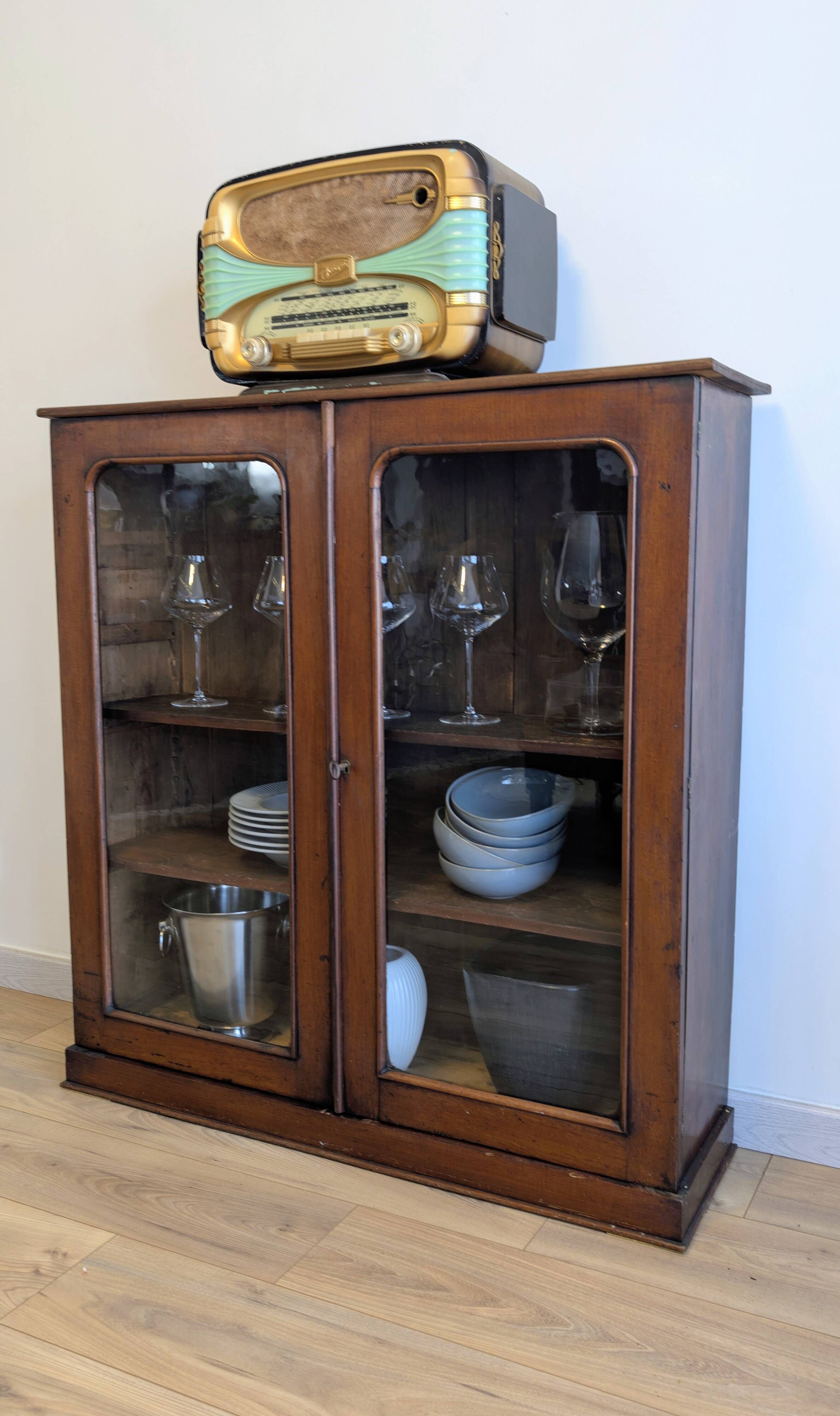 Victorian English mahogany display cabinet, elegant showcase furniture.