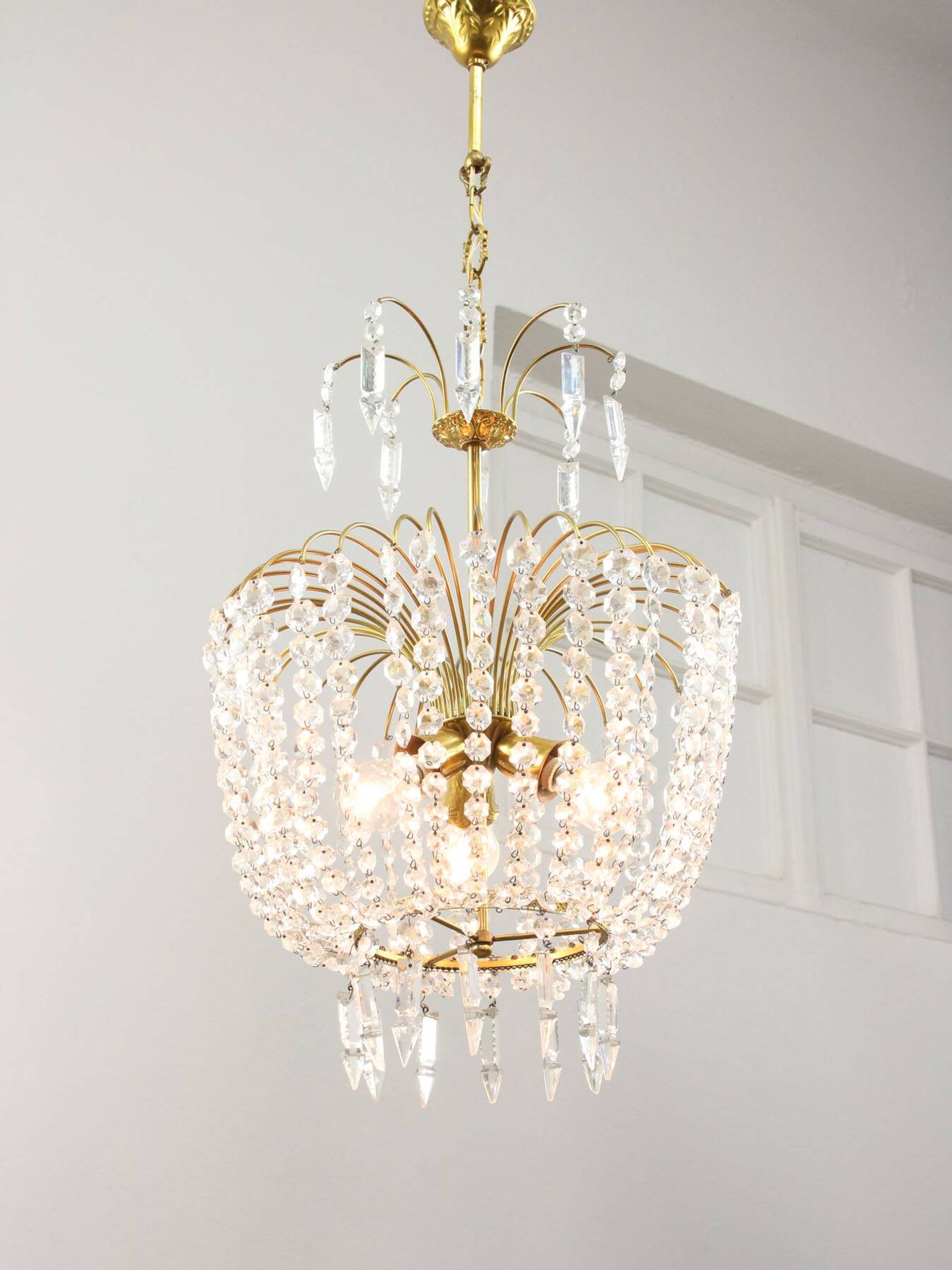 Vintage Italian Crystal and Gilt Metal Chandelier, 1980s