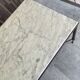 Table basse marbre blanc gris structure en métal laiton doré vintage 60s