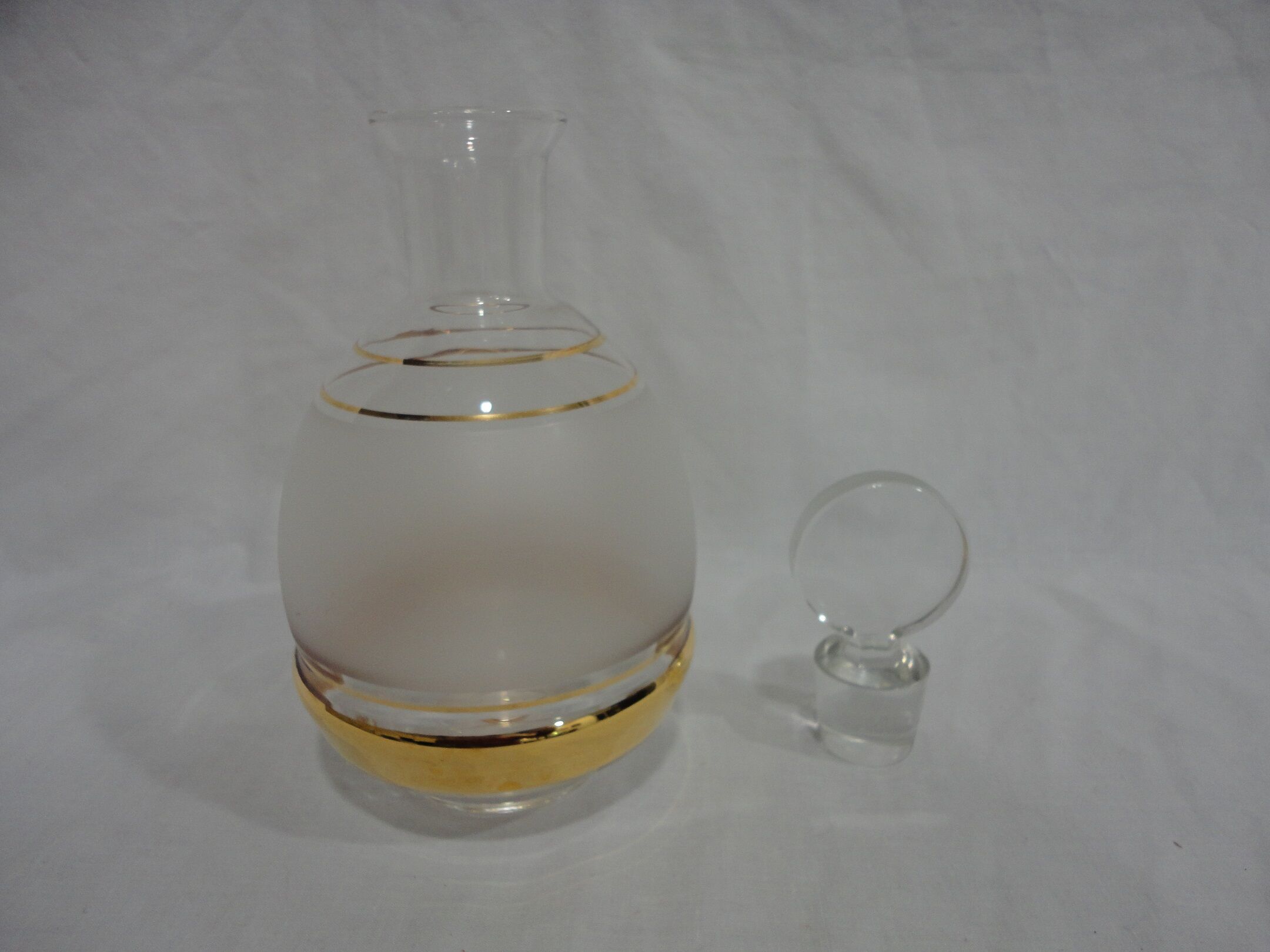 Nice vintage shape decanter ball