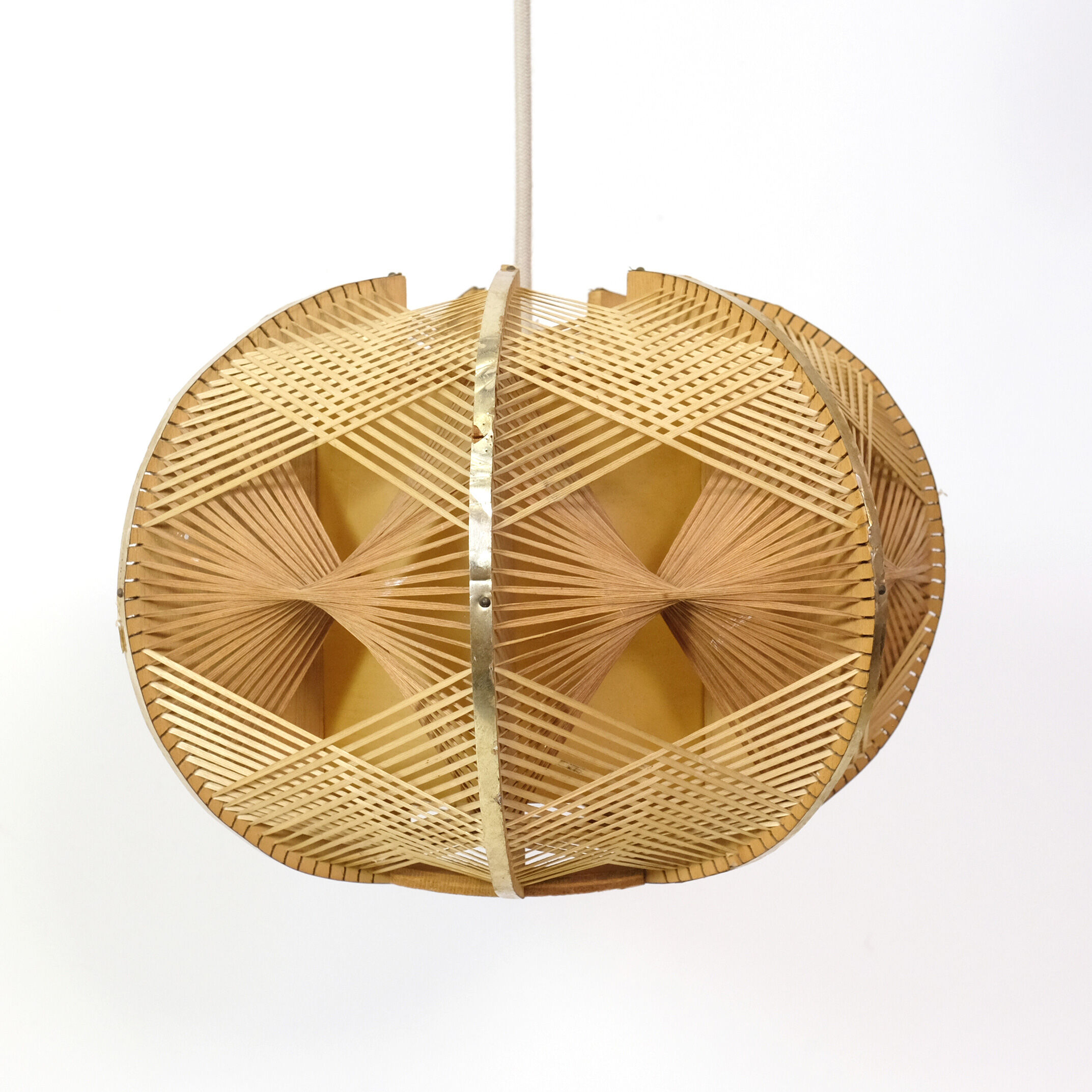 Suspension in wire and wood from the 1970s.